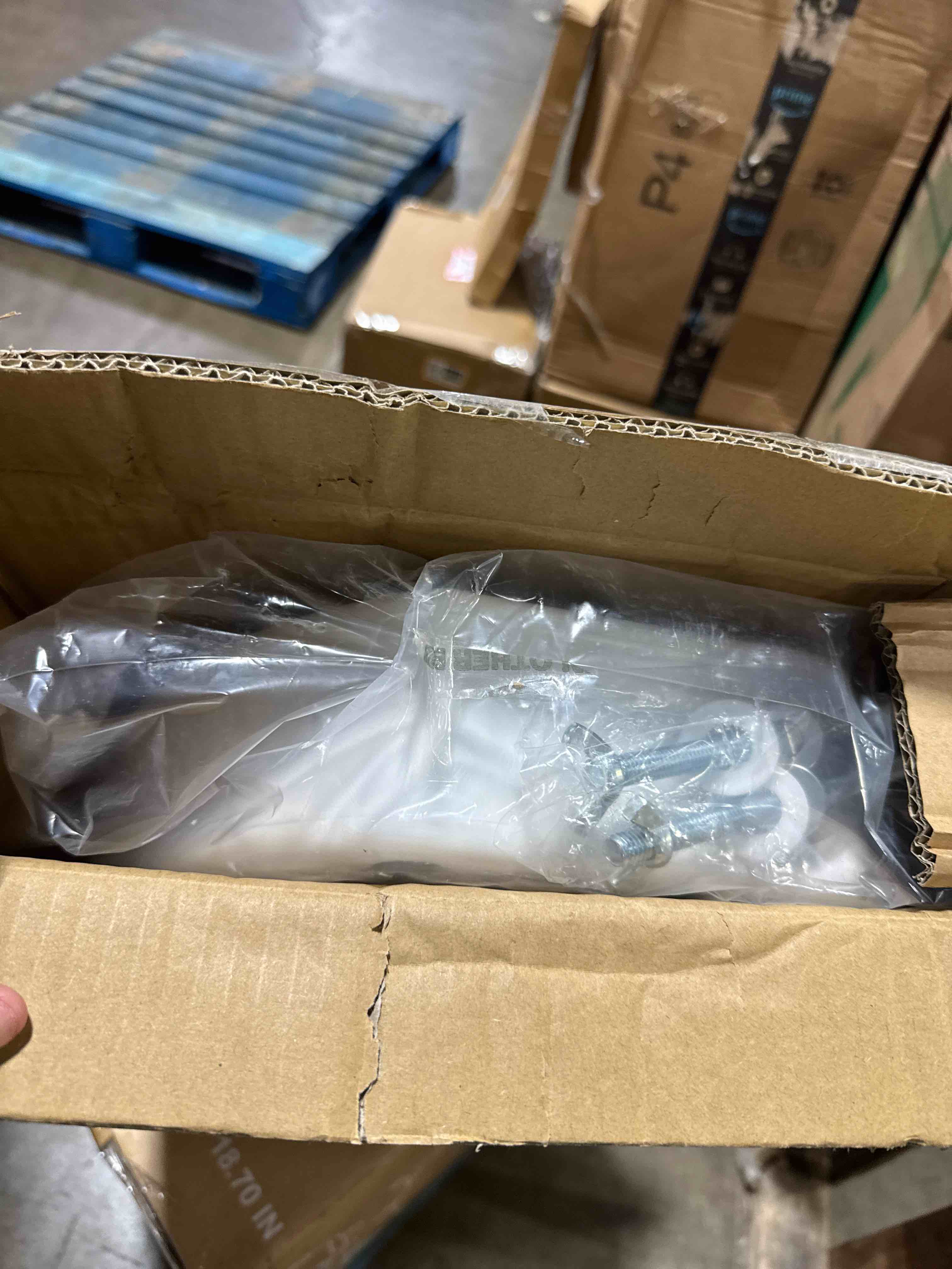 https://s3.amazonaws.com/lotting-images-prod/phillipi/BRN1934315_1751985182689.jpeg