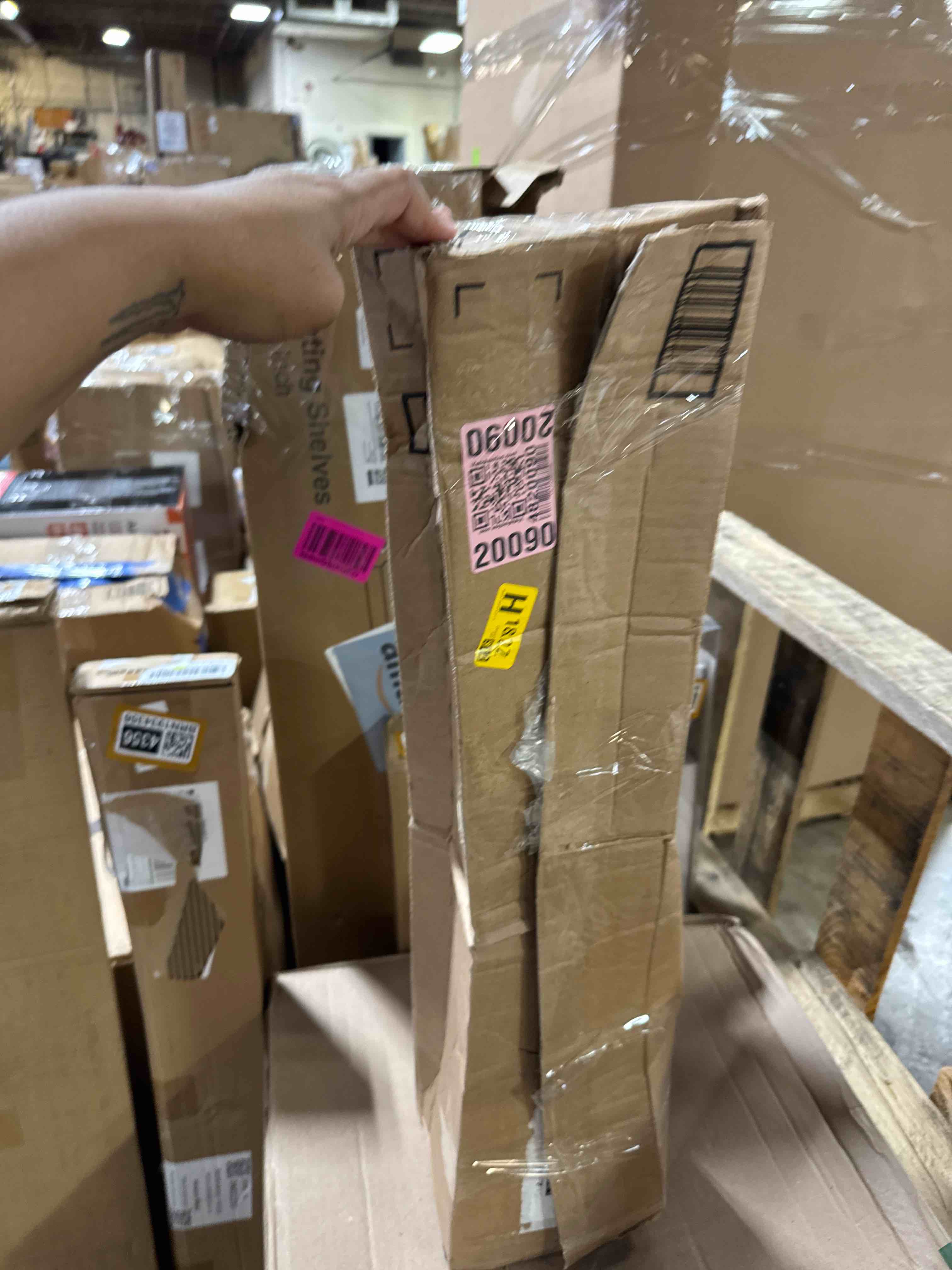 https://s3.amazonaws.com/lotting-images-prod/phillipi/BRN1934358_1751991785001.jpeg