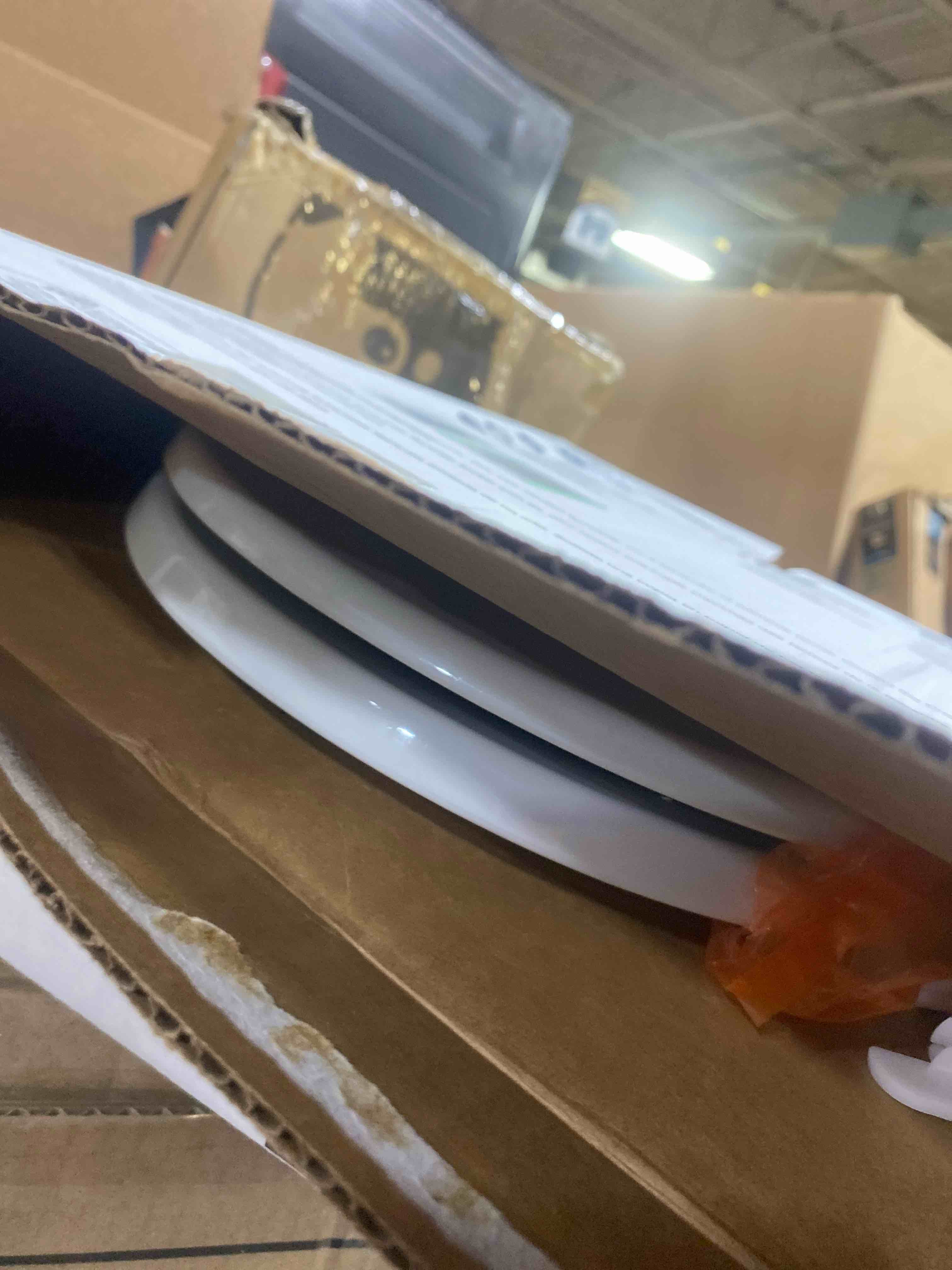 https://s3.amazonaws.com/lotting-images-prod/phillipi/BRN1934384_1752074428239.jpeg