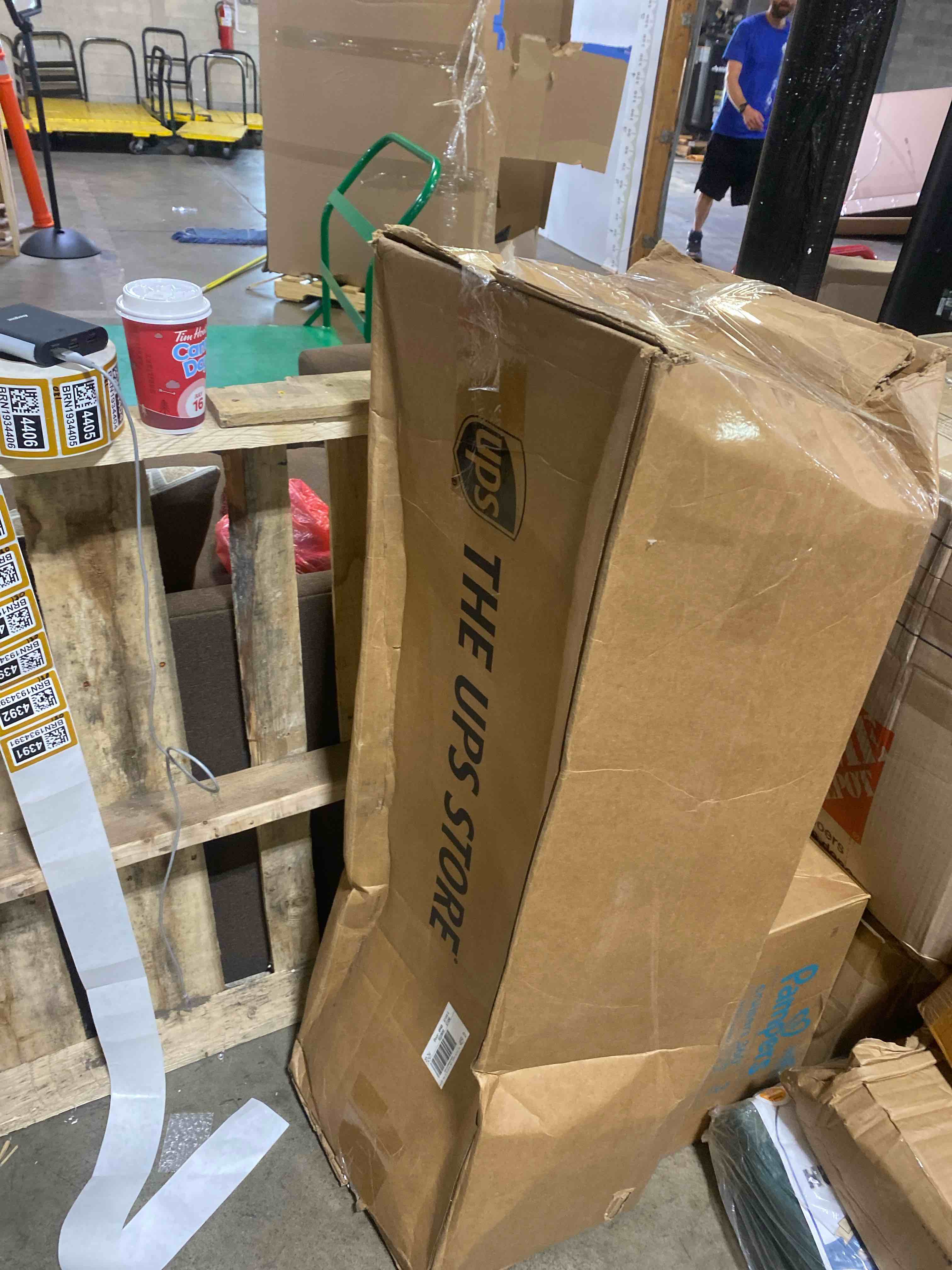 https://s3.amazonaws.com/lotting-images-prod/phillipi/BRN1934391_1752076203149.jpeg