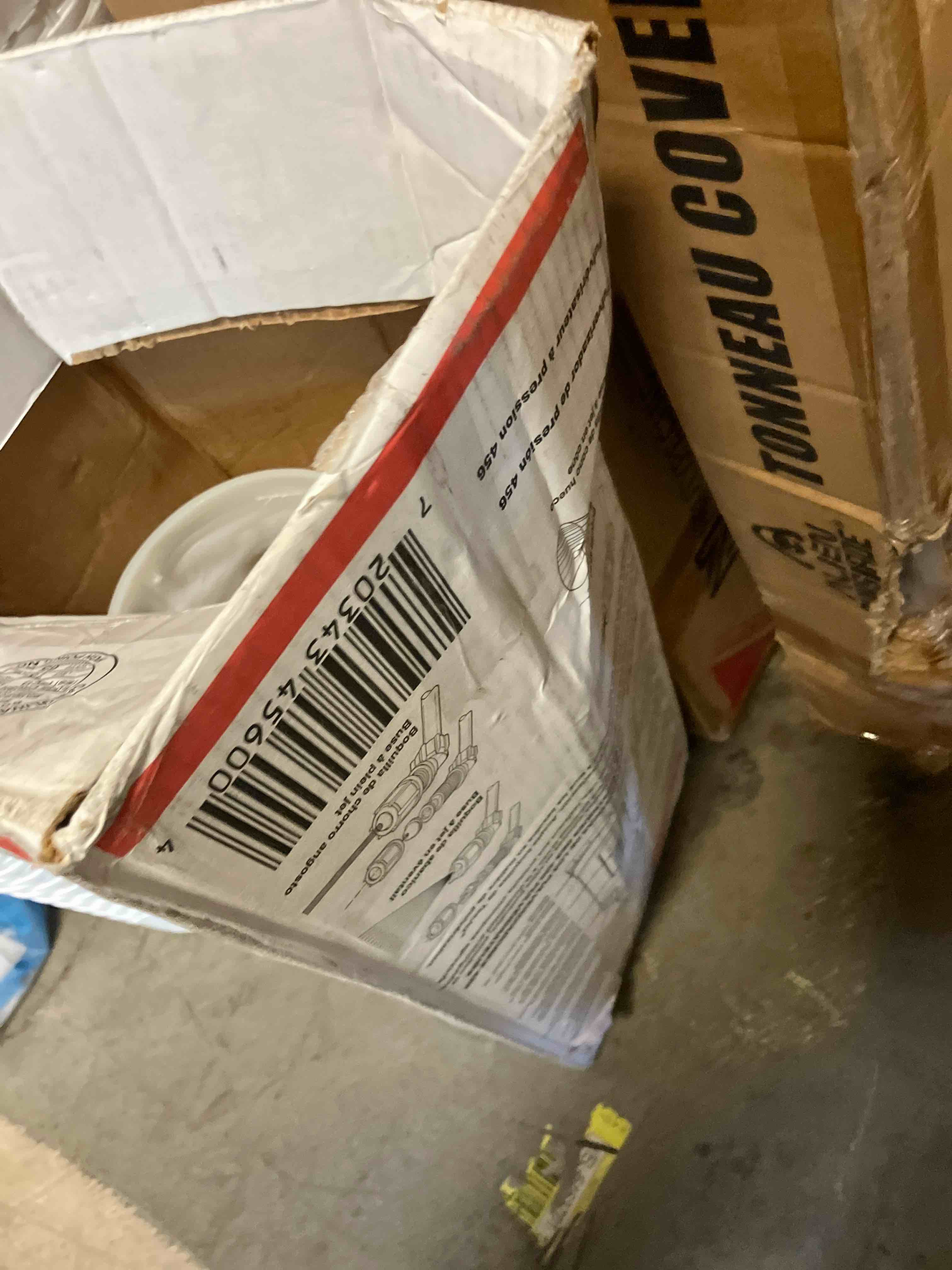 https://s3.amazonaws.com/lotting-images-prod/phillipi/BRN1934561_1753198070456.jpeg