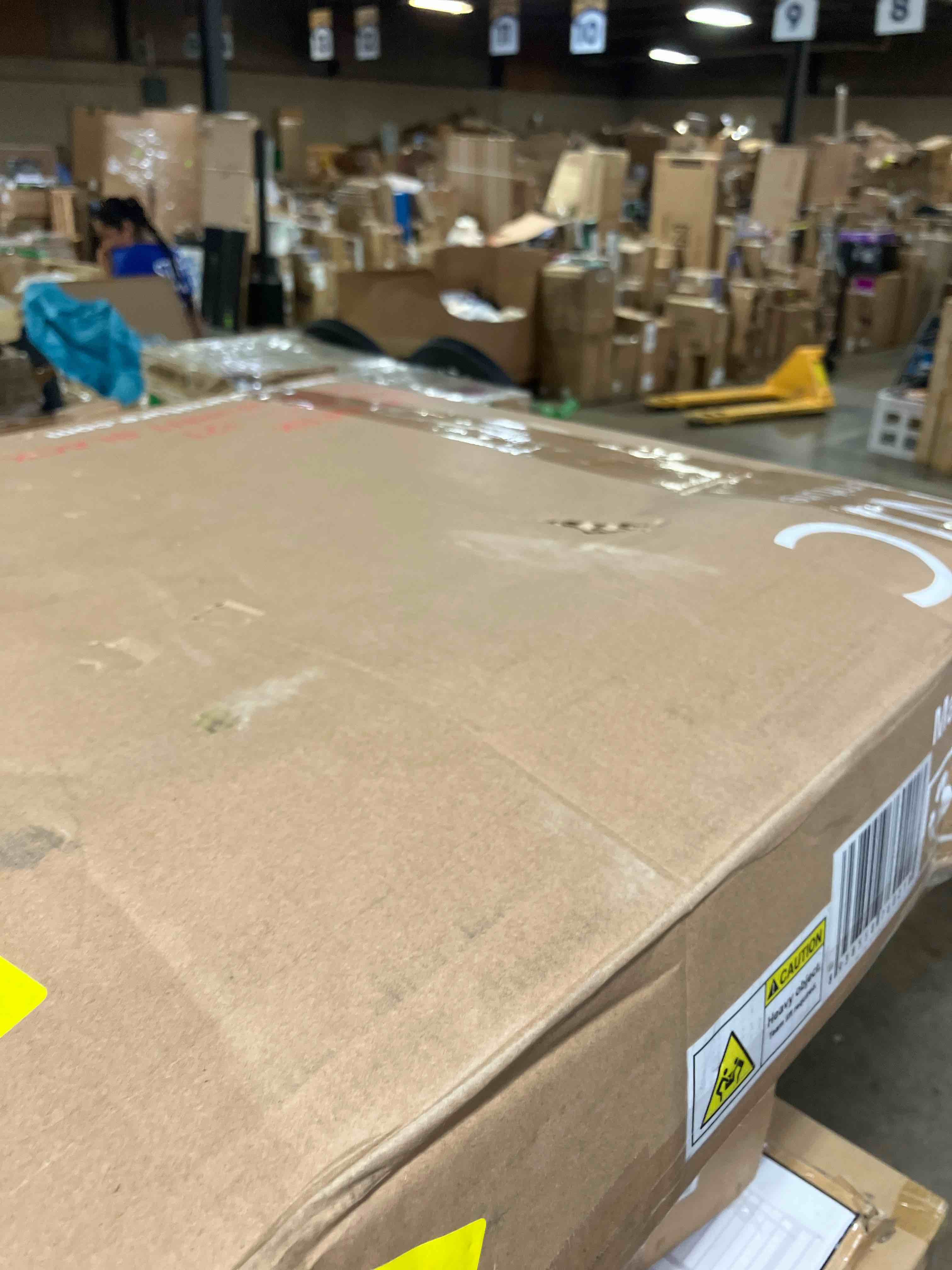 https://s3.amazonaws.com/lotting-images-prod/phillipi/BRN1934624_1753801177996.jpeg