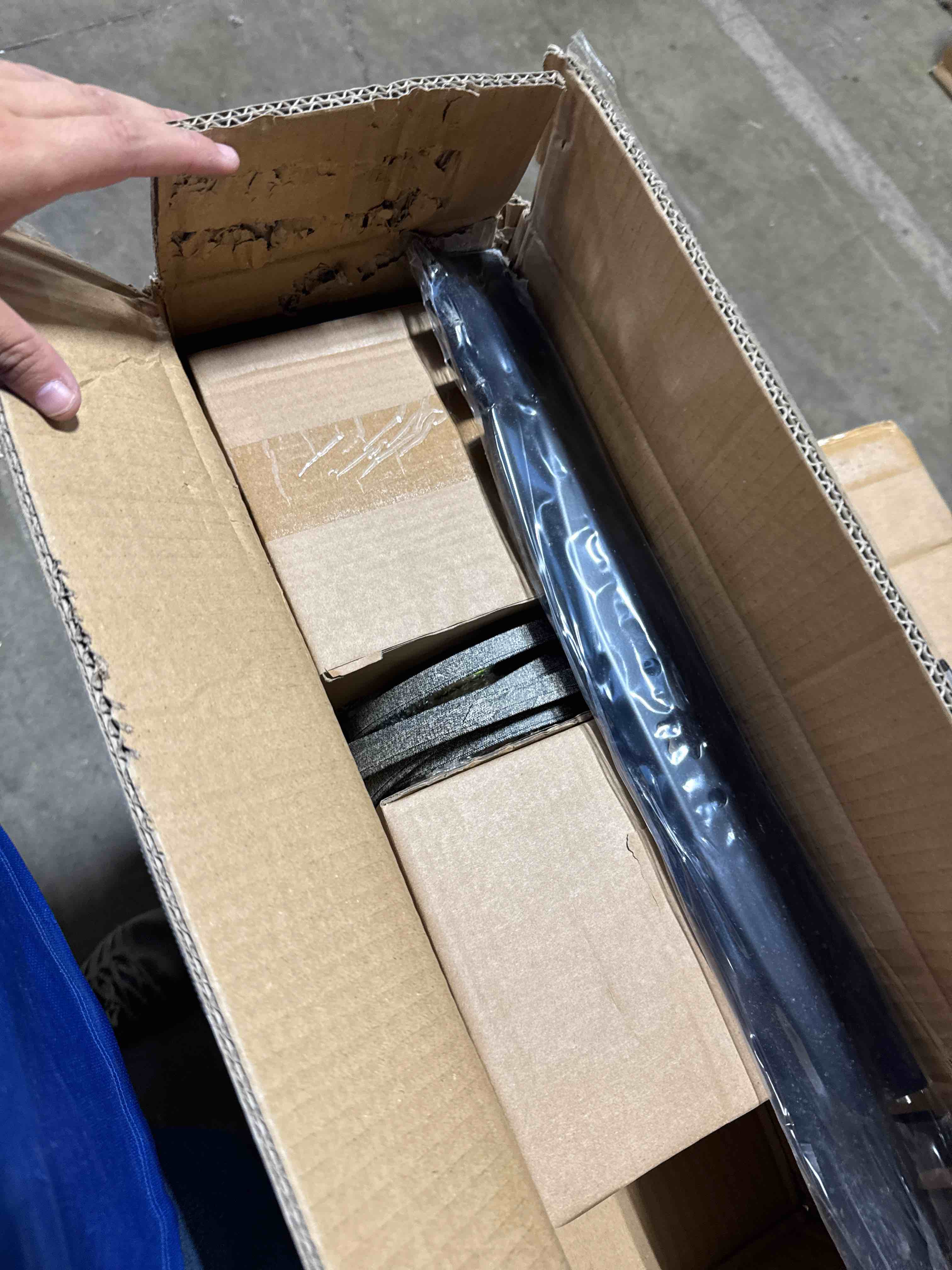 https://s3.amazonaws.com/lotting-images-prod/phillipi/BRN1935025_1756570736689.jpeg