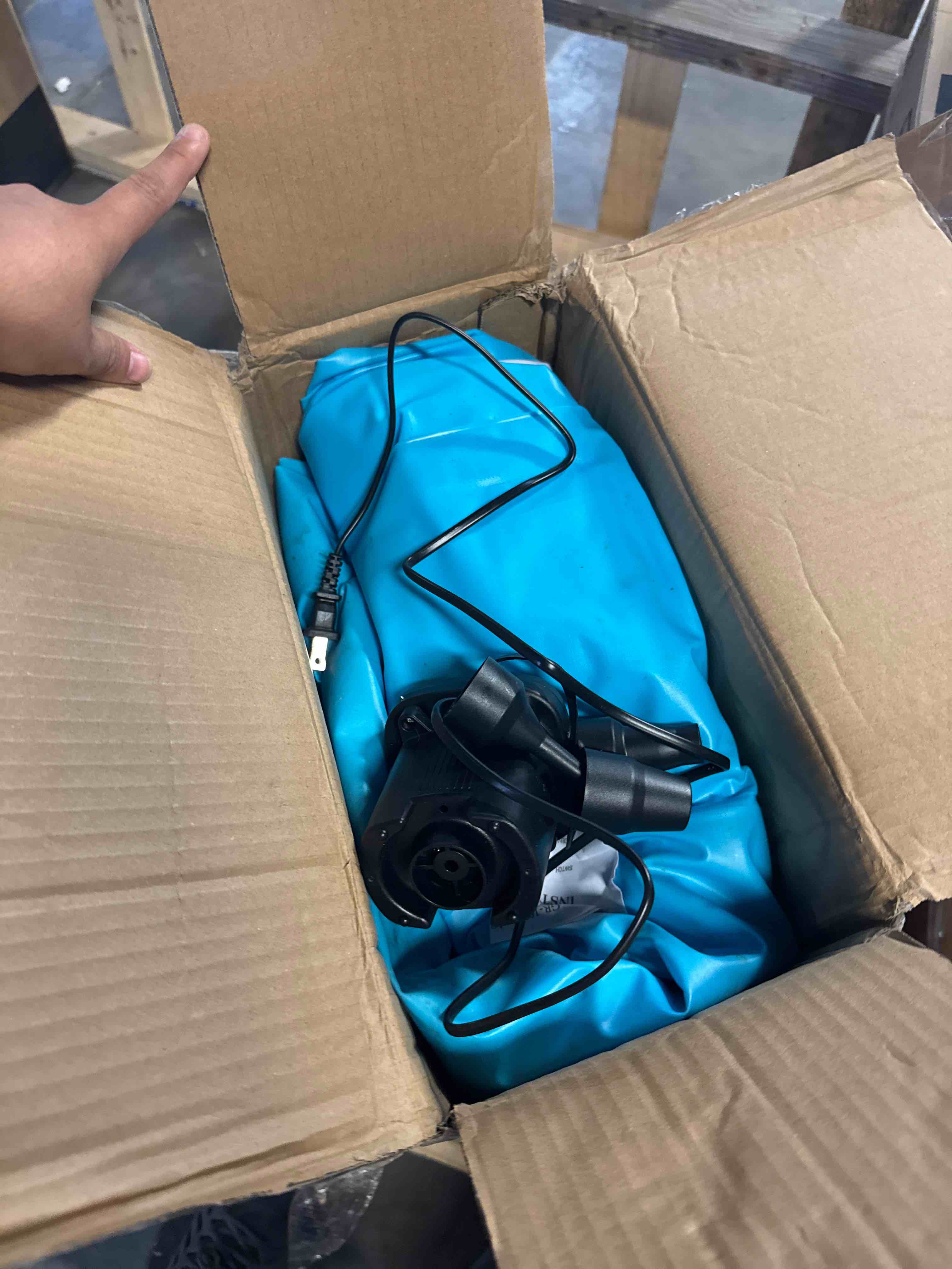 https://s3.amazonaws.com/lotting-images-prod/phillipi/BRN1935066_1756904428614.jpeg