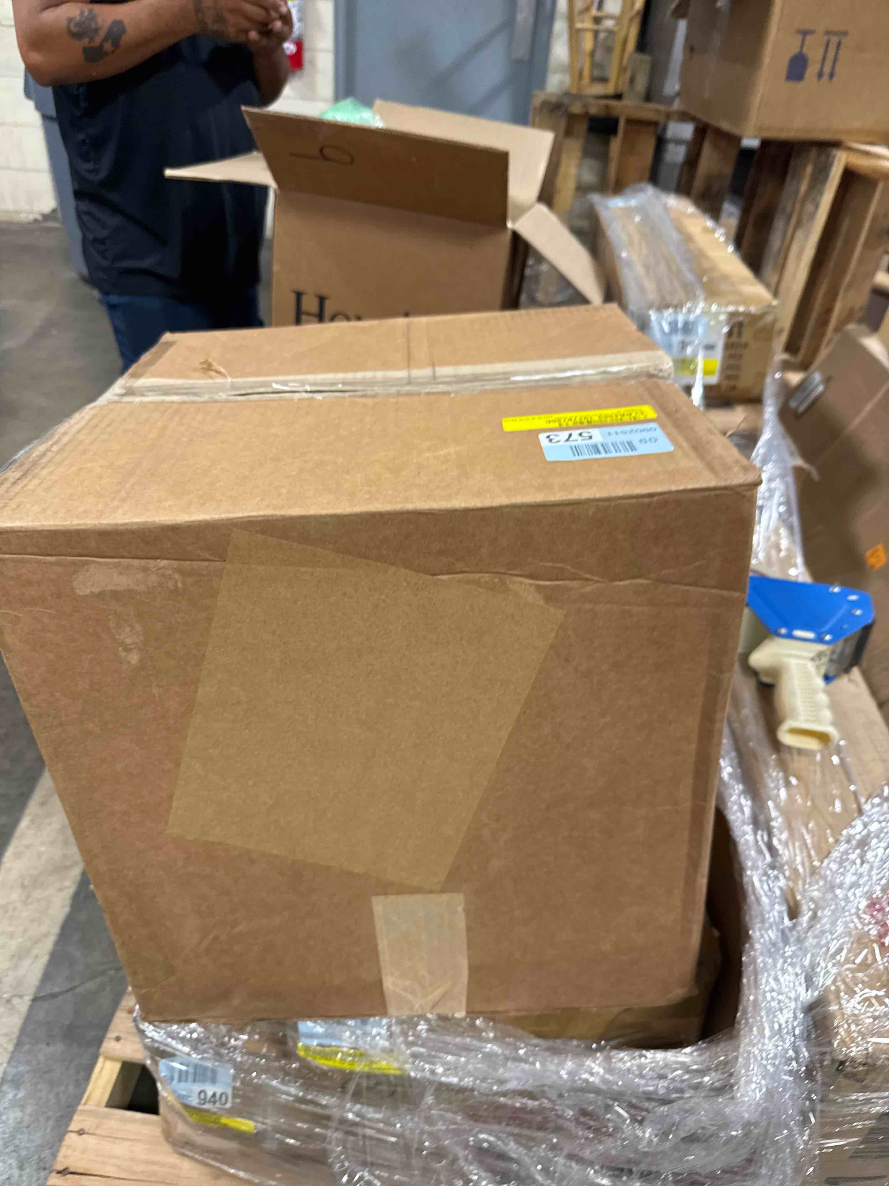 https://s3.amazonaws.com/lotting-images-prod/phillipi/BRN1935264_1757541146332.jpeg