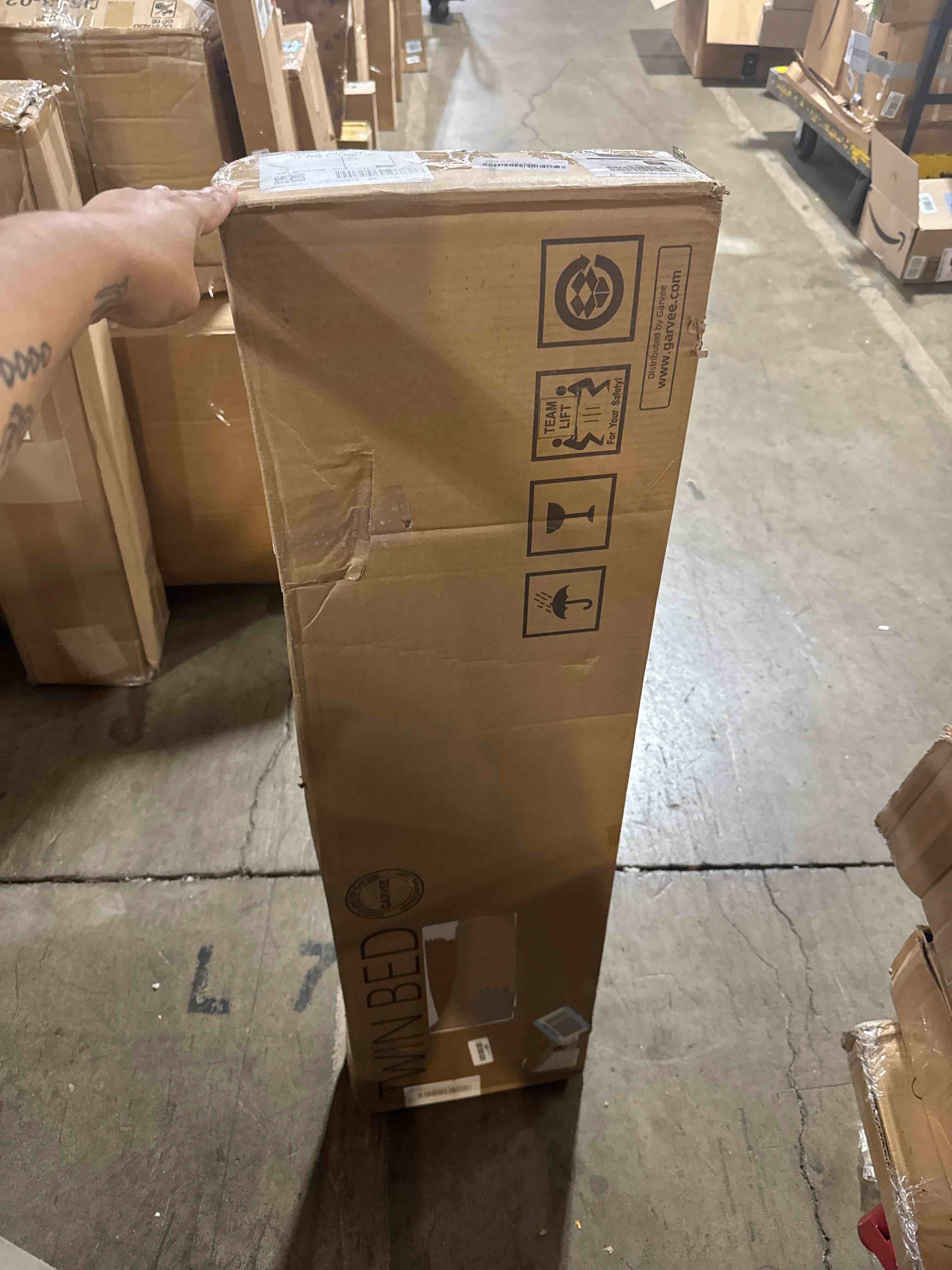 https://s3.amazonaws.com/lotting-images-prod/phillipi/BRN1935319_1757947095405.jpeg