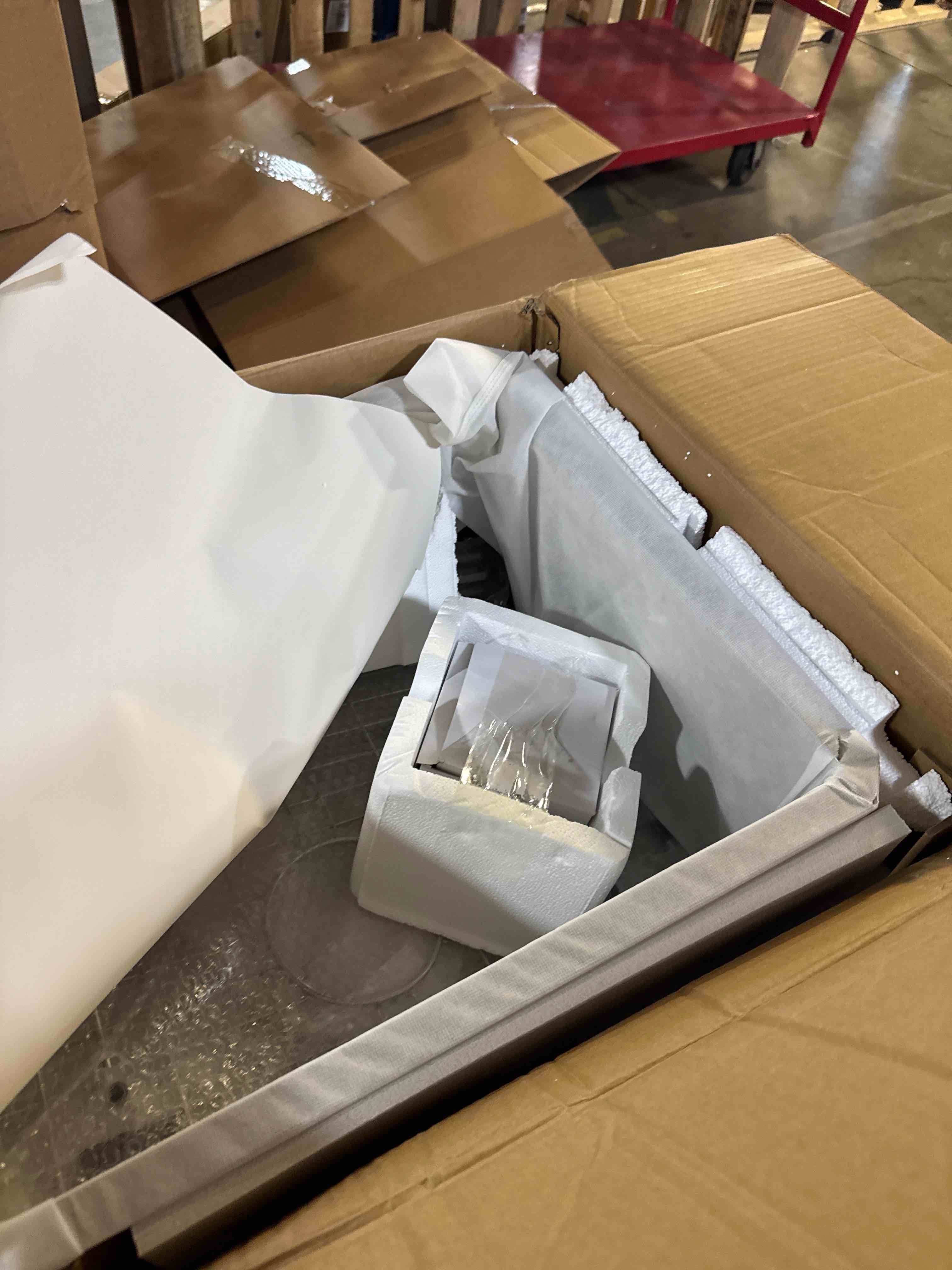 https://s3.amazonaws.com/lotting-images-prod/phillipi/BRN1935348_1757953651385.jpeg