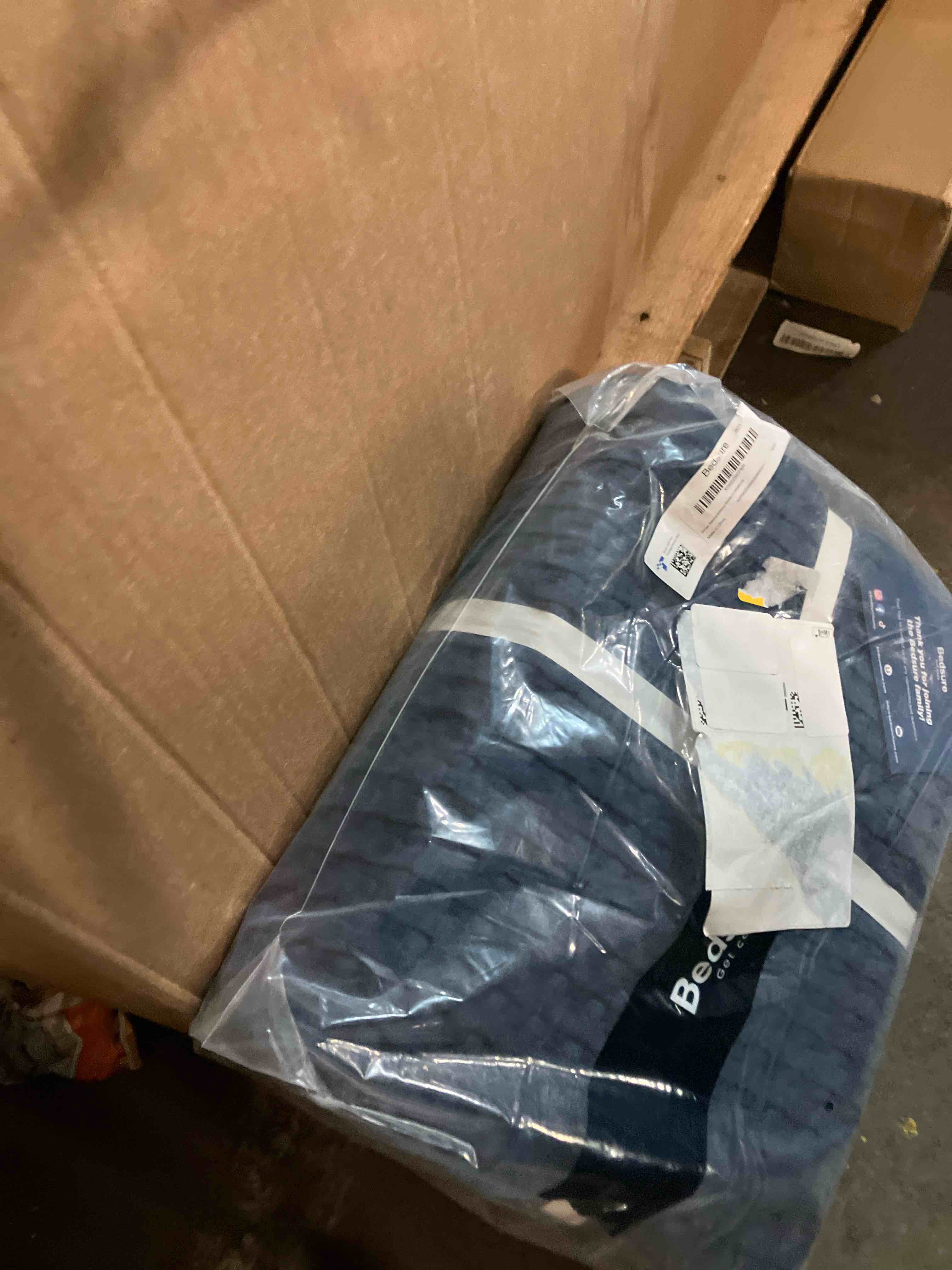 https://s3.amazonaws.com/lotting-images-prod/phillipi/BRN1937376_1741121516586.jpeg