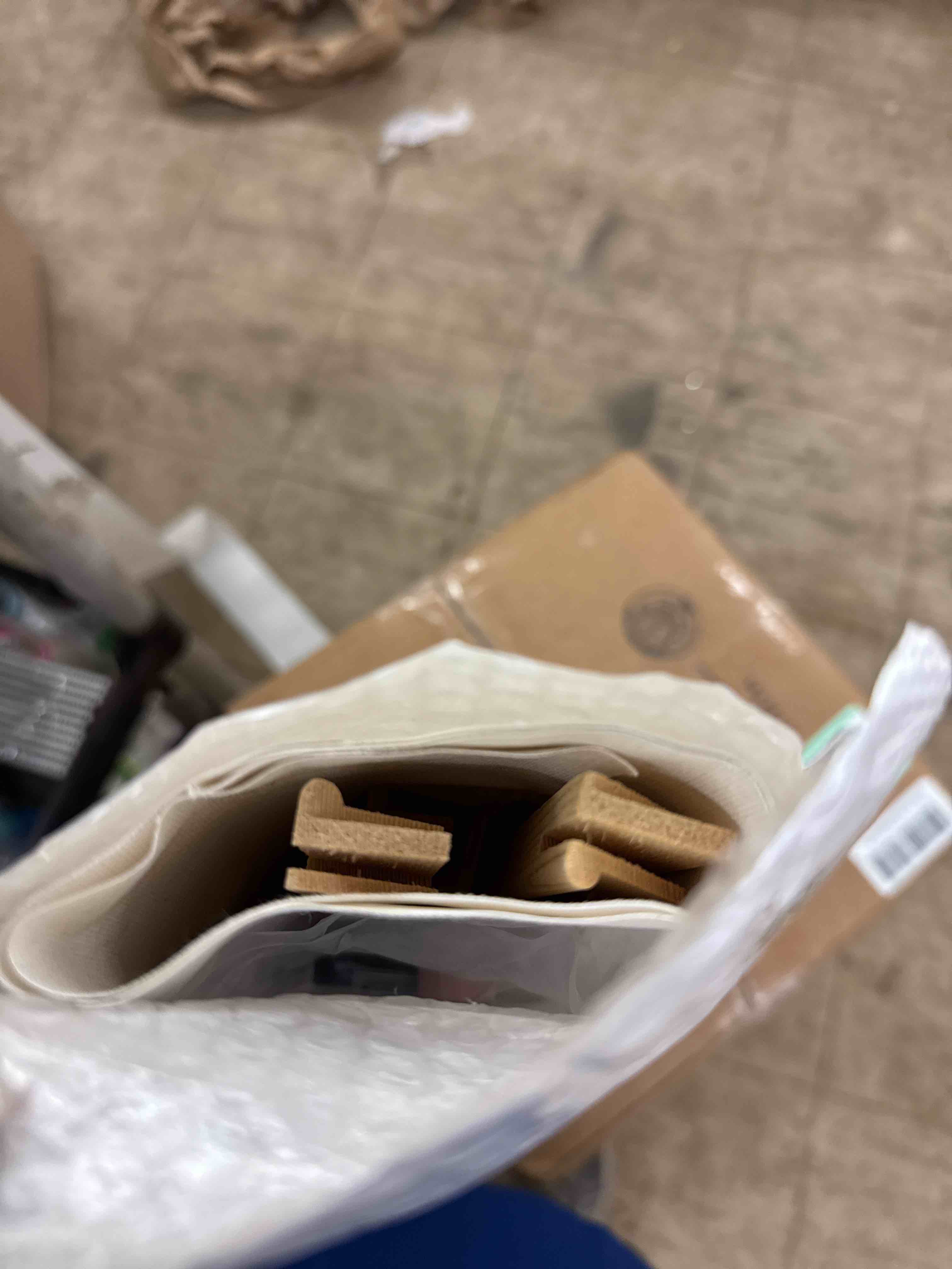 https://s3.amazonaws.com/lotting-images-prod/phillipi/BRN1940896_1746284784957.jpeg