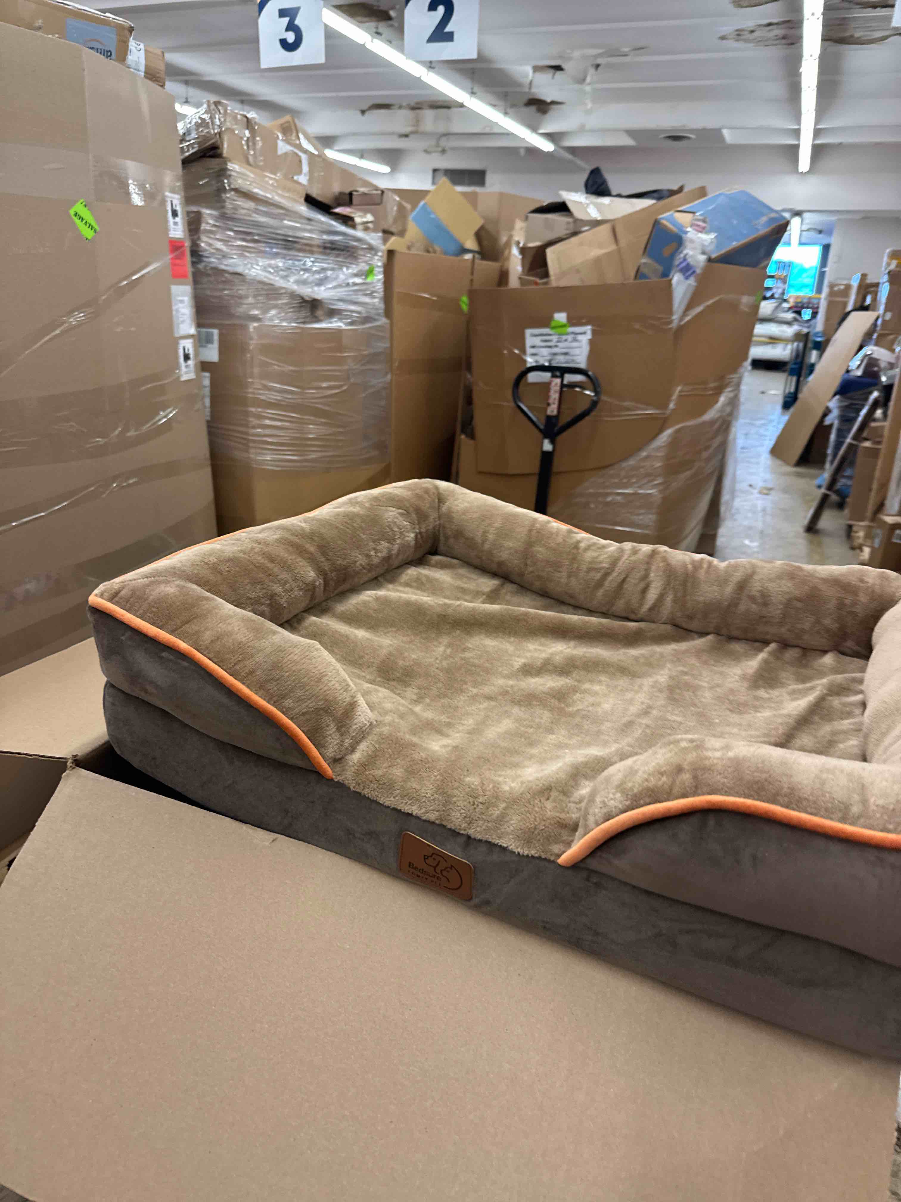https://s3.amazonaws.com/lotting-images-prod/phillipi/BRN1941014_1746466281887.jpeg