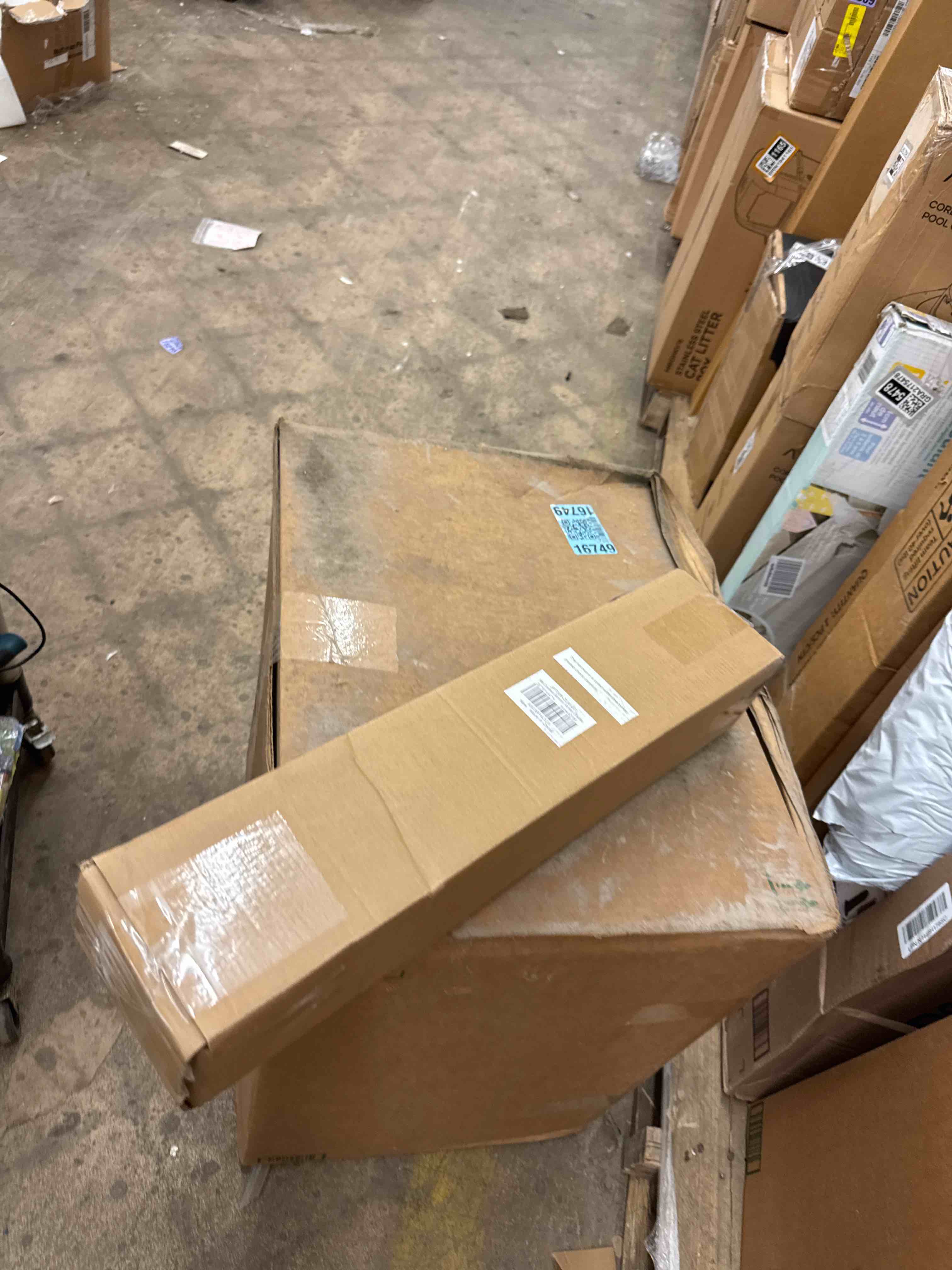 https://s3.amazonaws.com/lotting-images-prod/phillipi/BRN1941208_1746563370049.jpeg