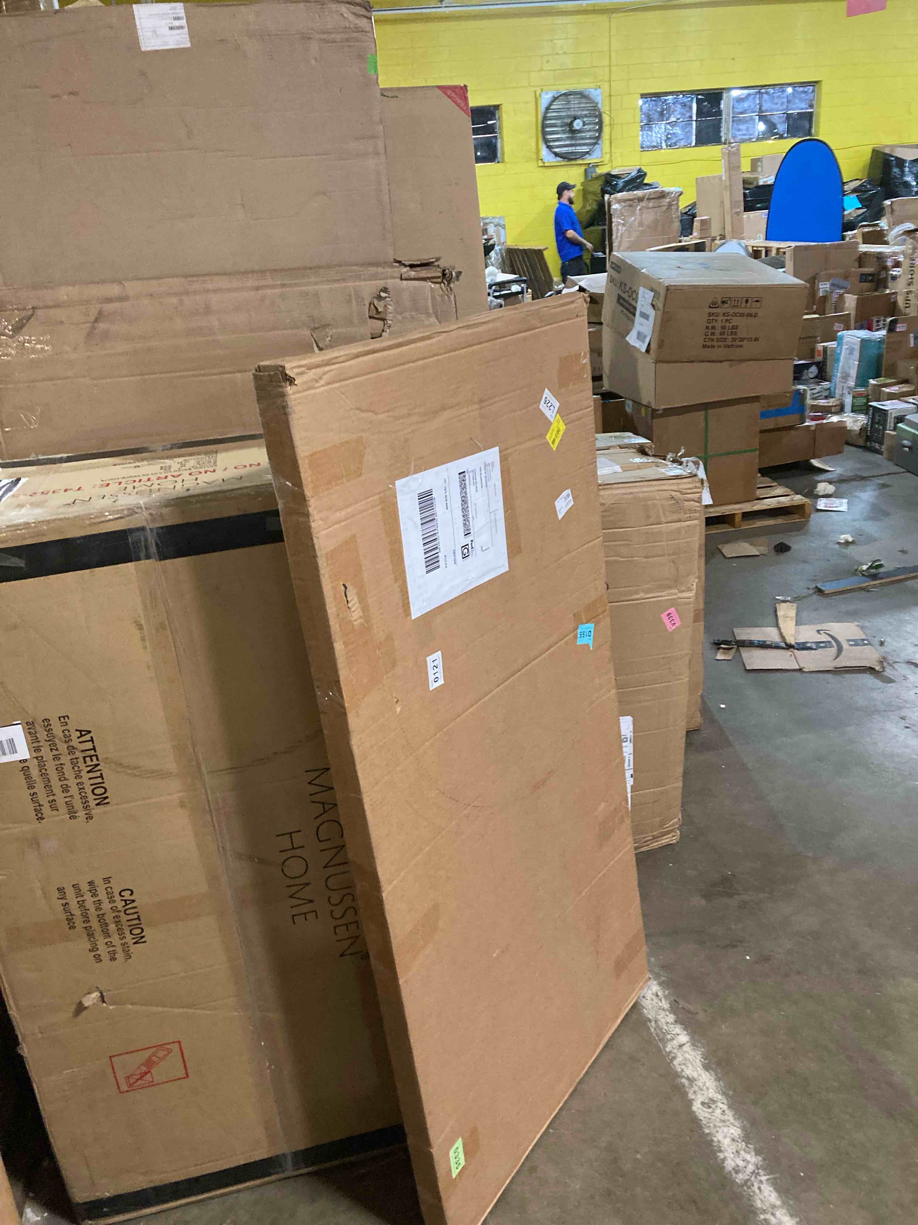 https://s3.amazonaws.com/lotting-images-prod/phillipi/BRN1942043_1756916542523.jpeg