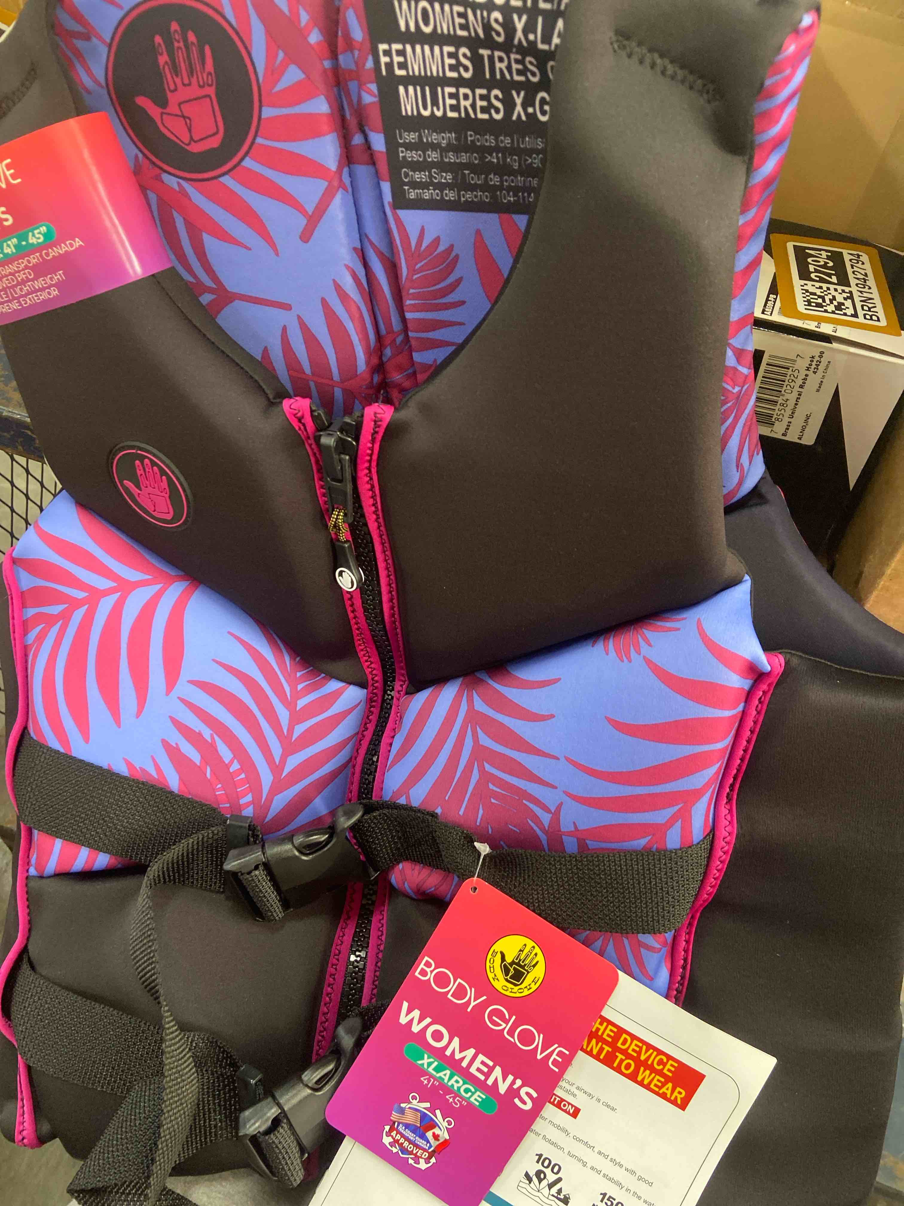 Condition photo showing New/Like New for body glove womens palm purple