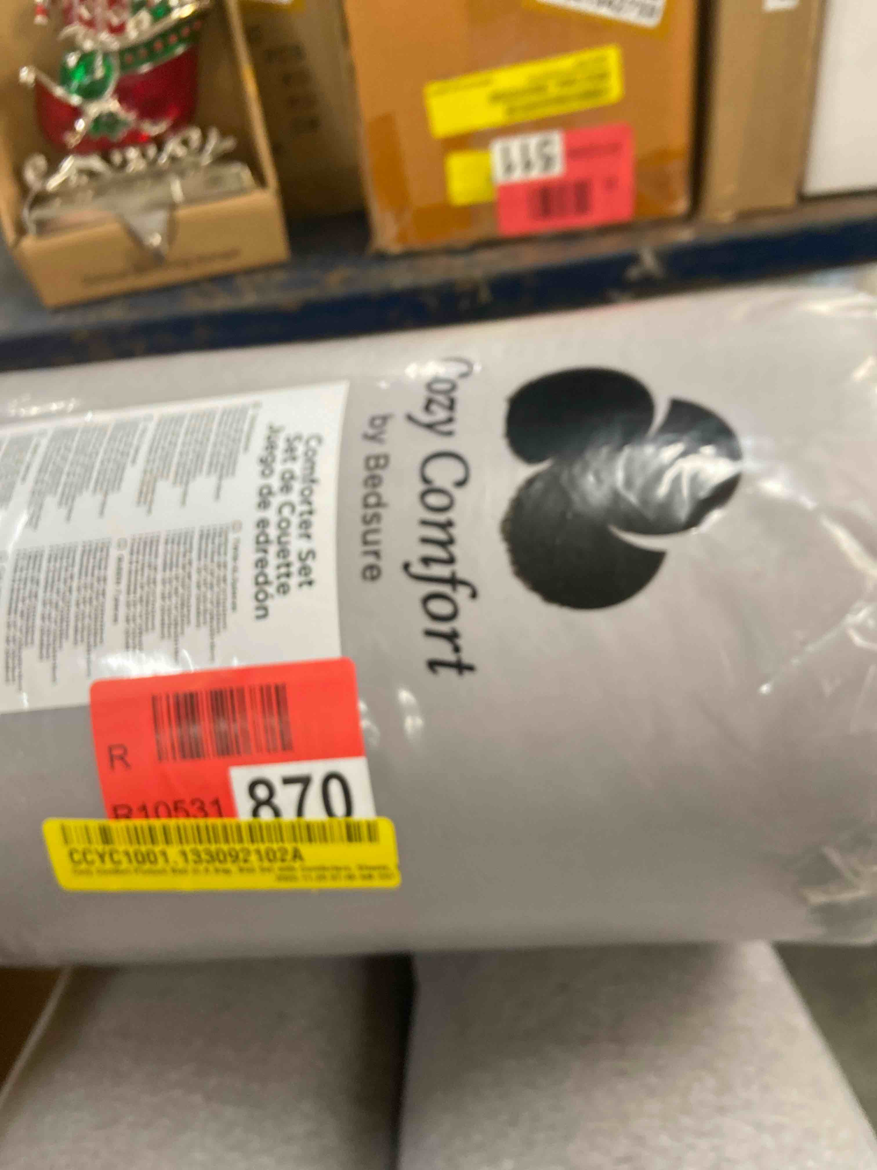 Condition photo showing New/Like New for cozy comfort pintuck bed in a bag, bed set with comforters, sheets, 