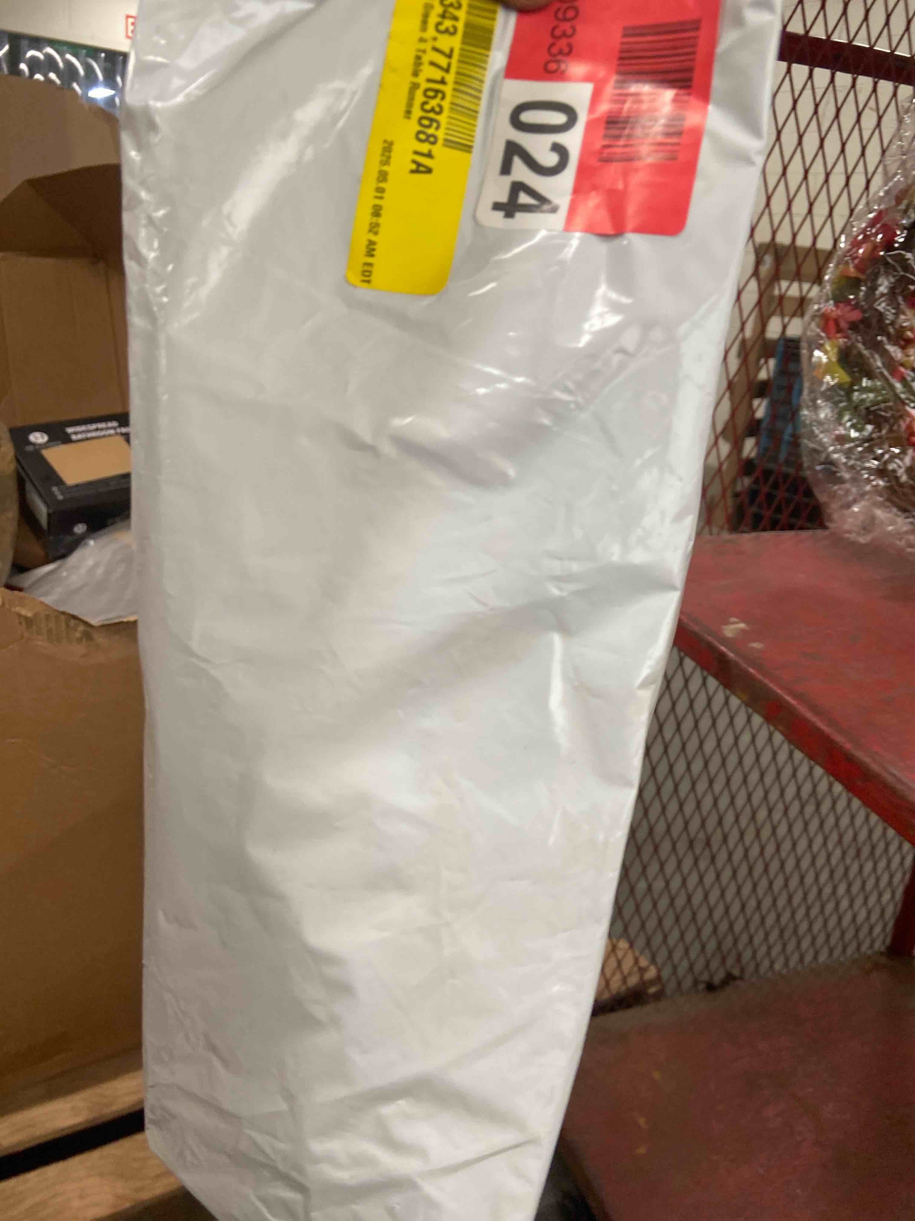 Condition photo showing New/Like New for linen with plaid green 4 table runner 4351746111