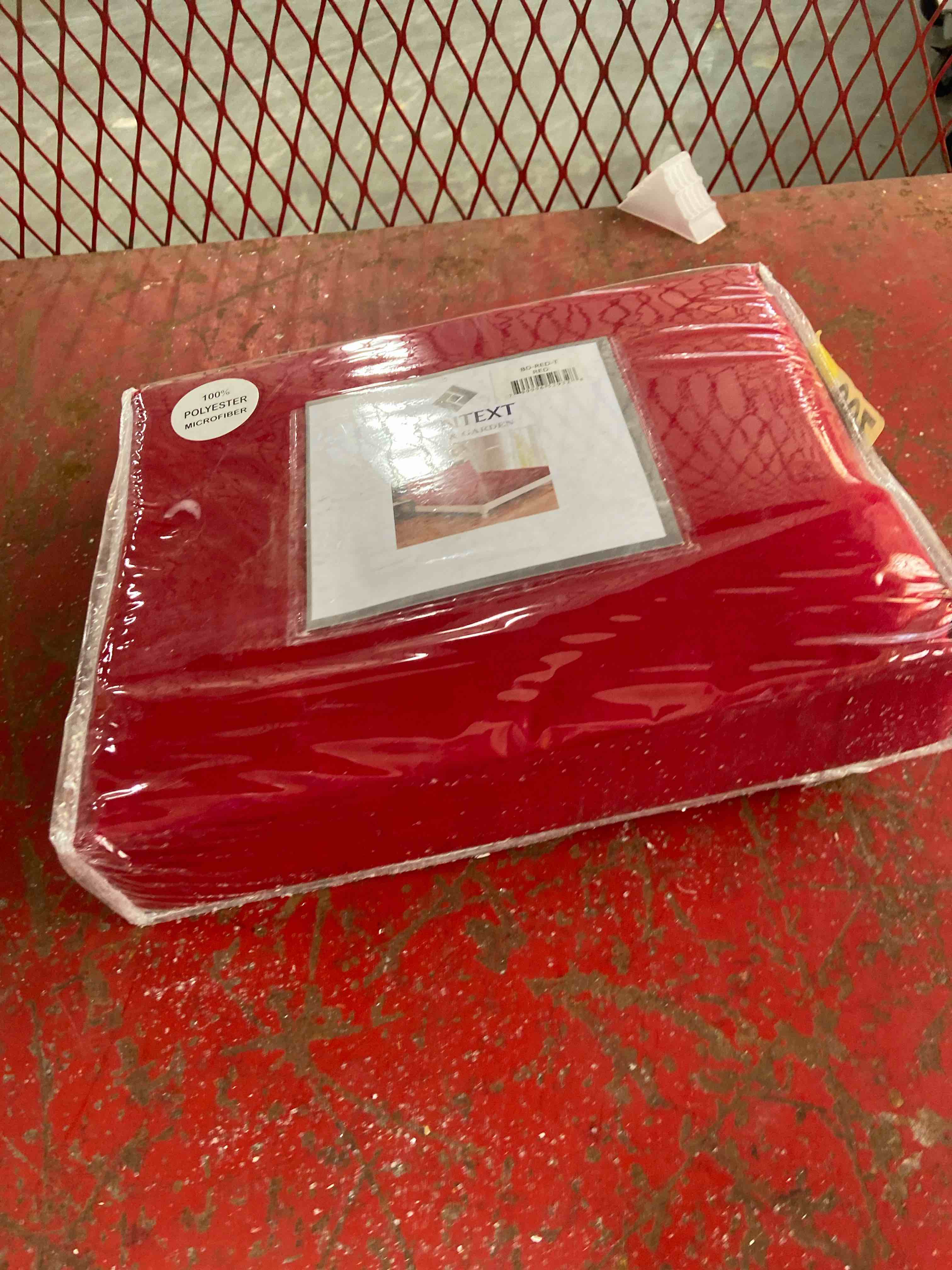 Condition photo showing New/Like New for context soft wrinkle free microfiber bed sheet set w/ pillow cover red twin