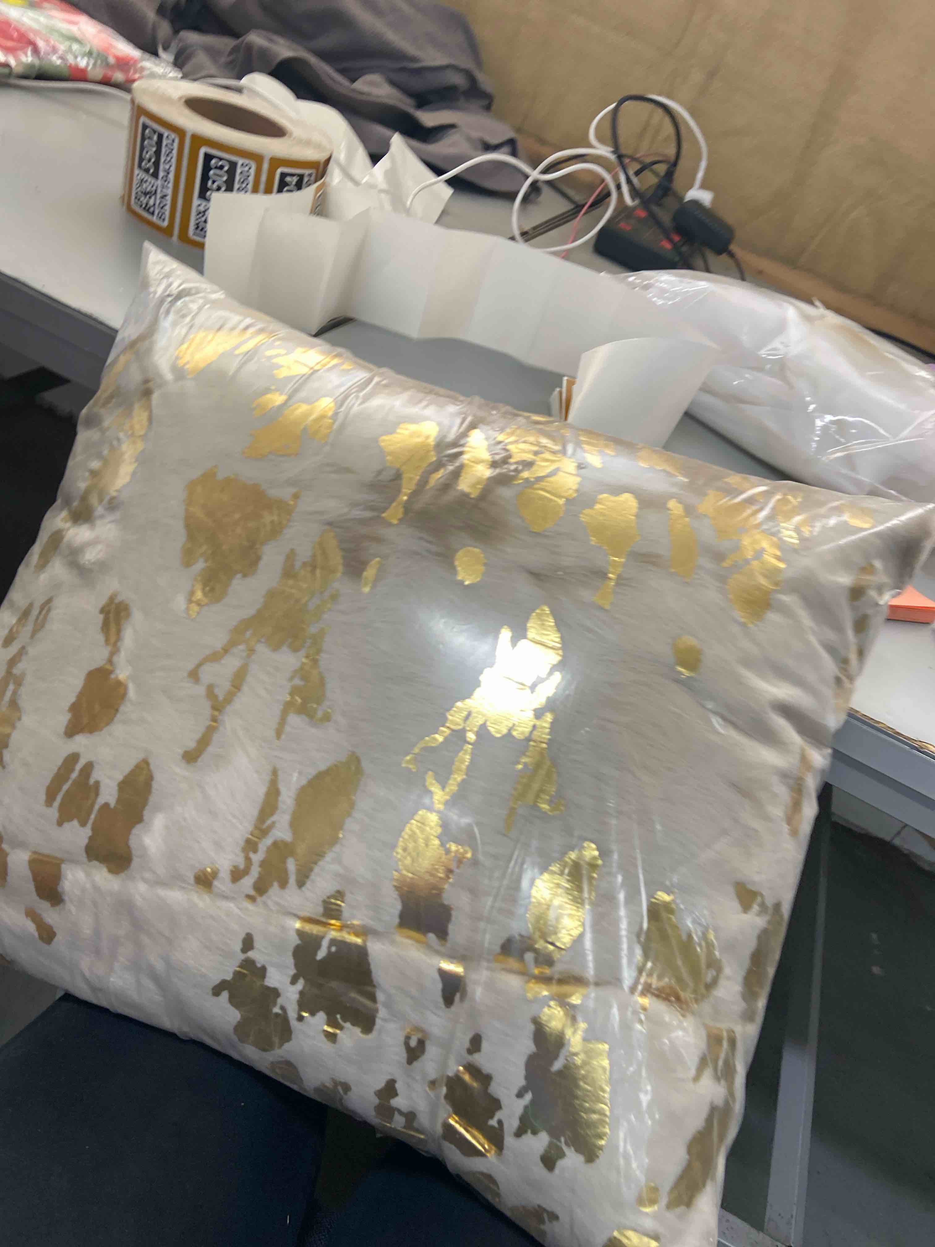 Condition photo showing New/Like New for posh lait collection abstract reversible throw pillow