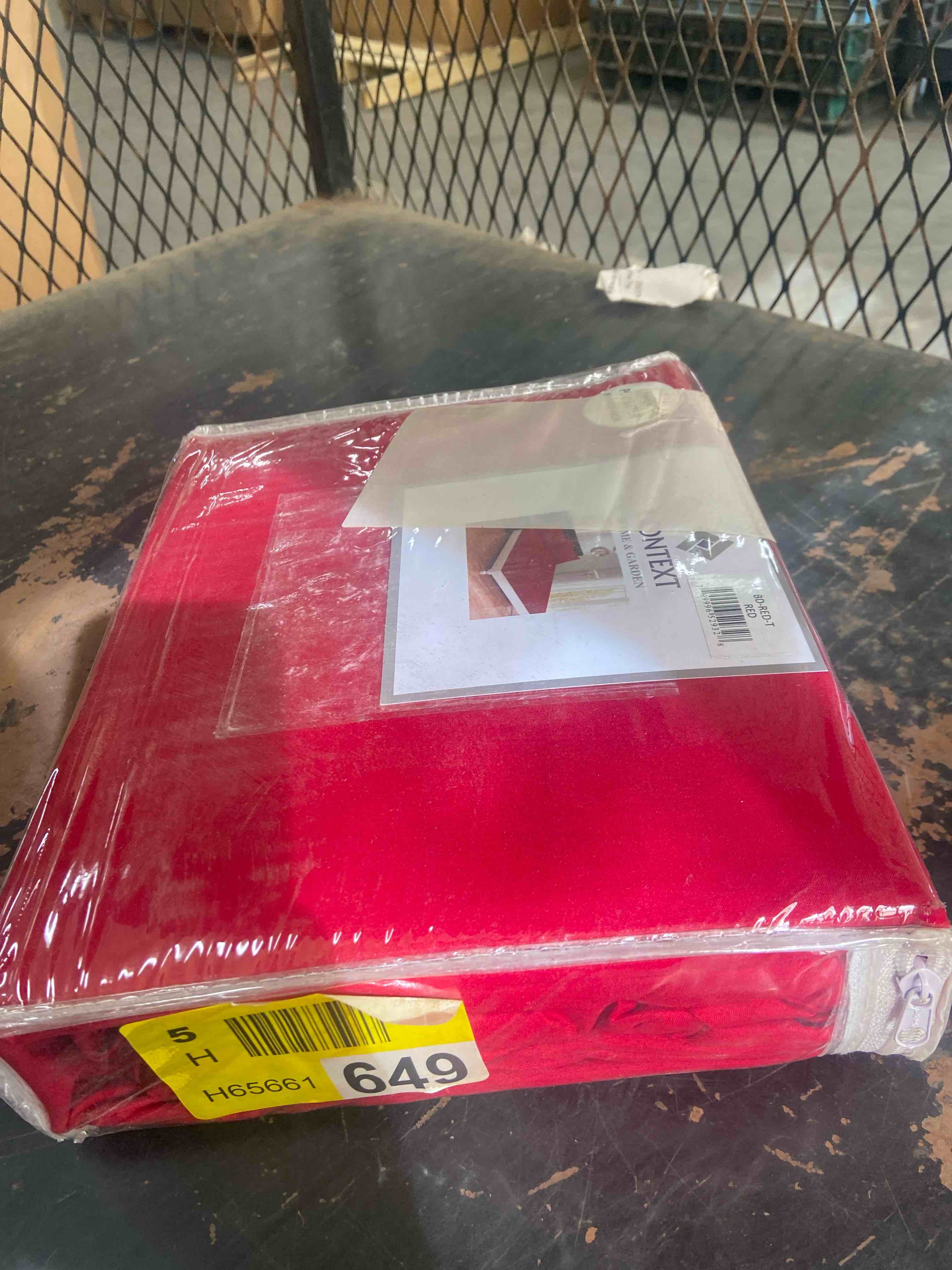 Condition photo showing New/Like New for context soft wrinkle free microfiber bed sheet set w/ pillow cover red twin