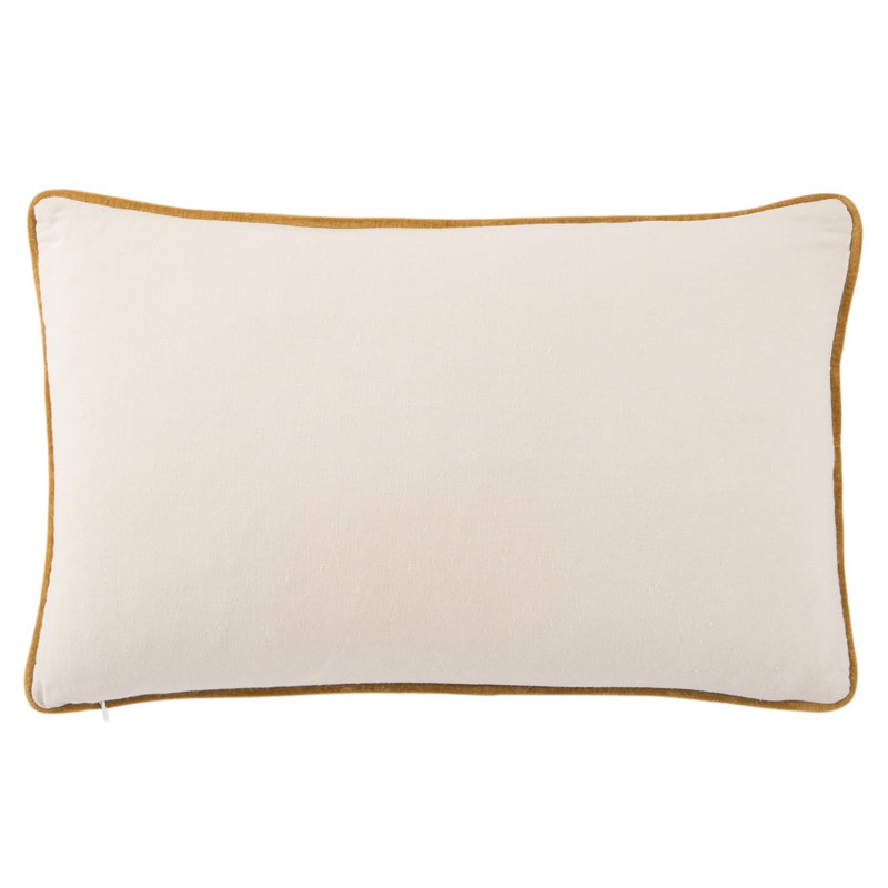 Condition photo showing New/Like New for amory rectangular pillow cover & insert