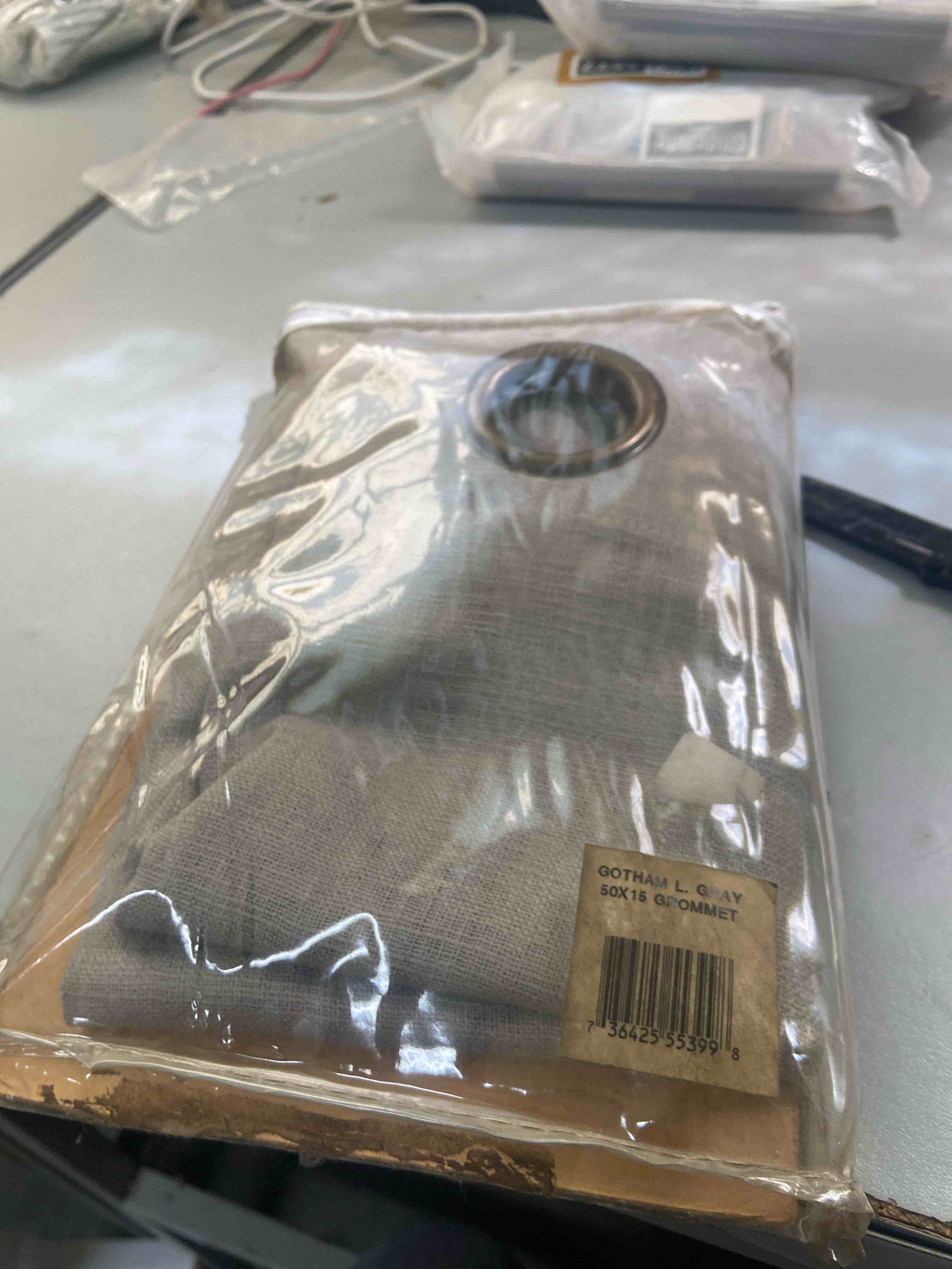 Condition photo showing New/Like New for gotham linen grommet valance - gray