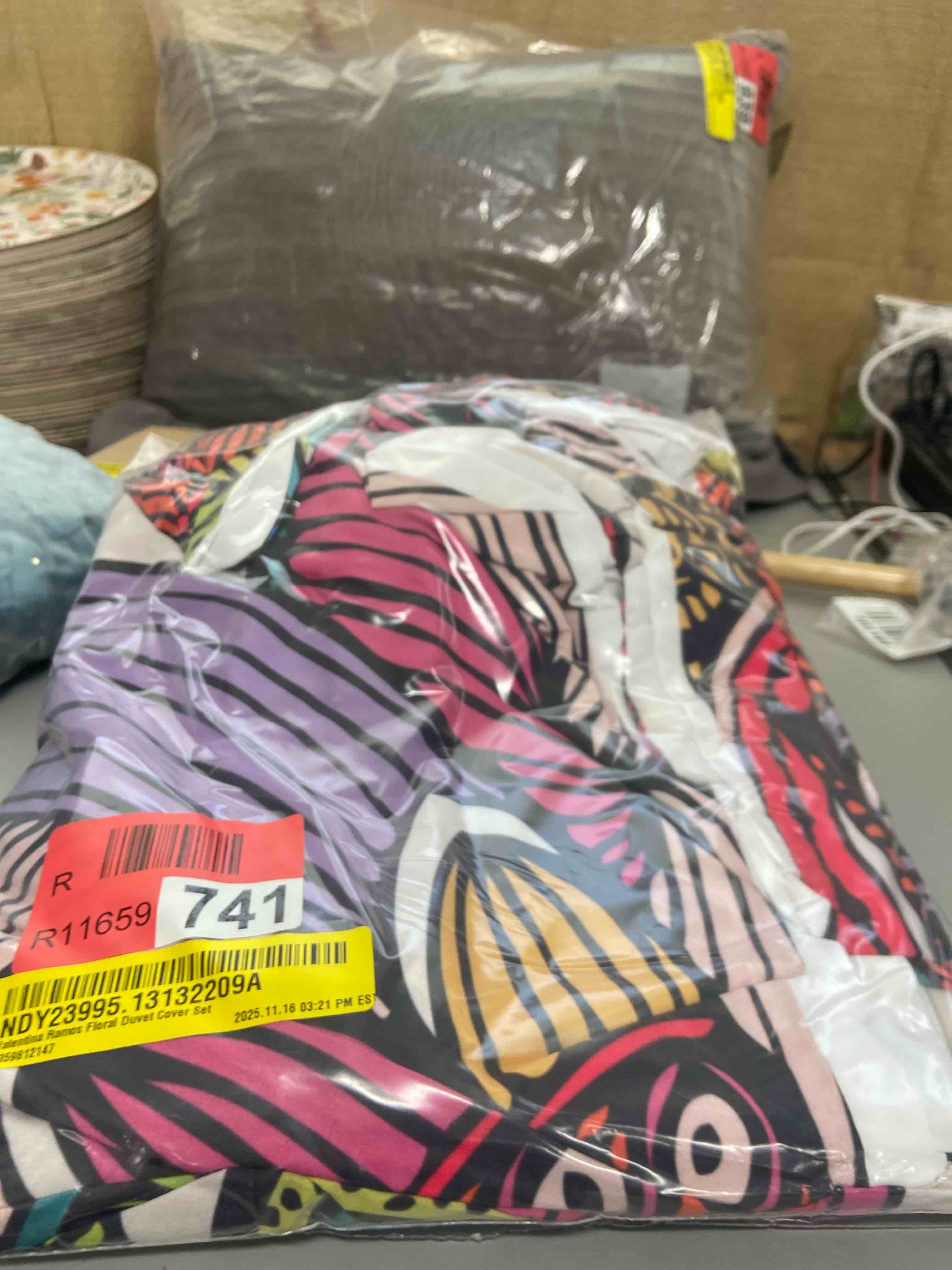 Condition photo showing New/Like New for valentina ramos floral duvet cover set 4359812147