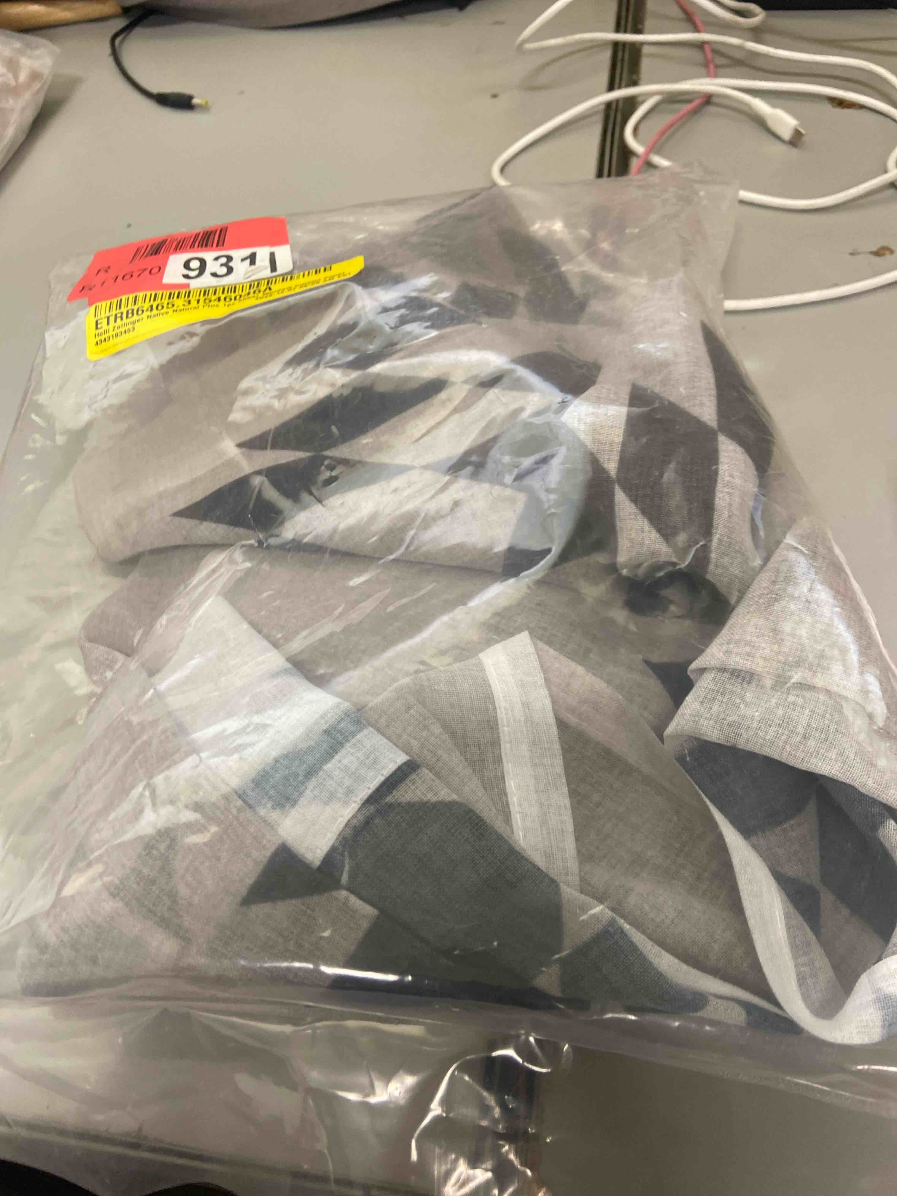 Condition photo showing New/Like New for  holli zollinger native natural plus 1pc sheer window curtain panel