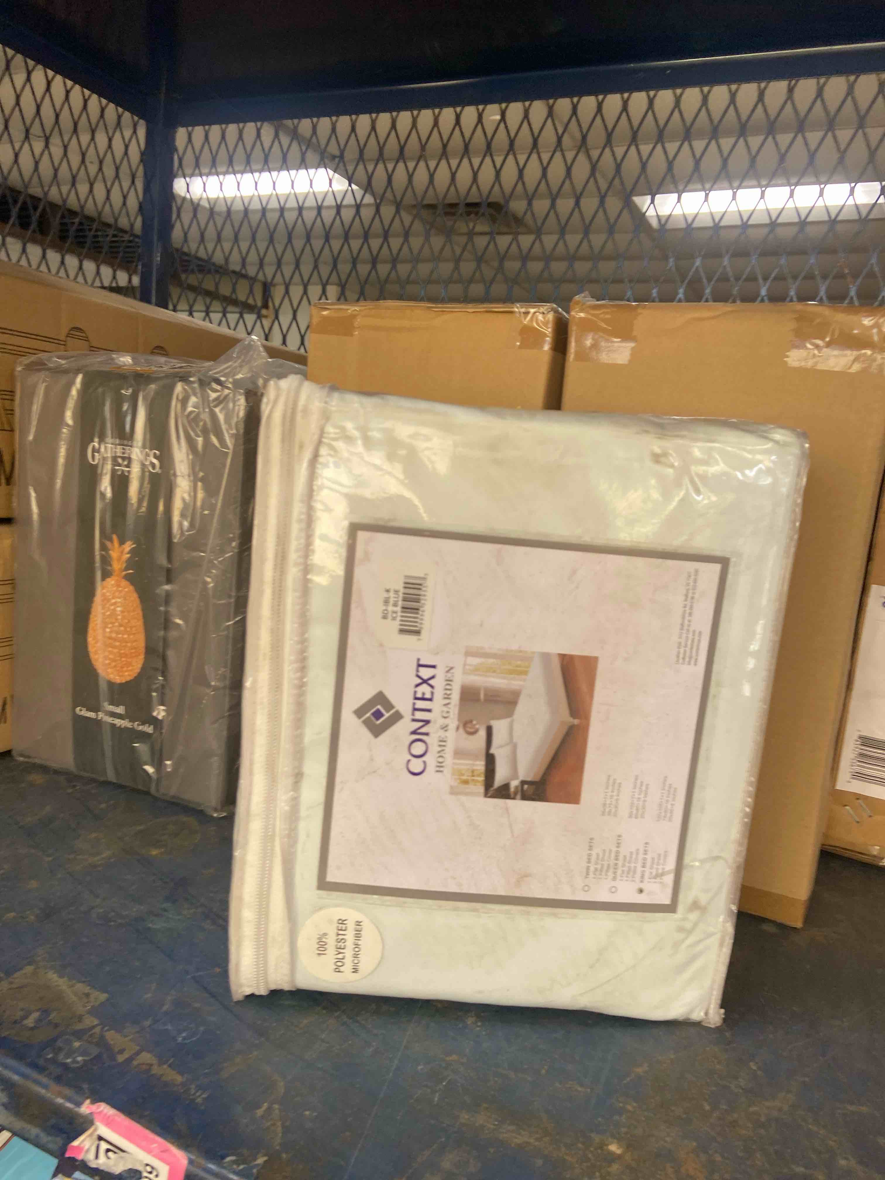 Condition photo showing New/Like New for context soft wrinkle free microfiber bed sheet set w/ pillow cover ice blue king