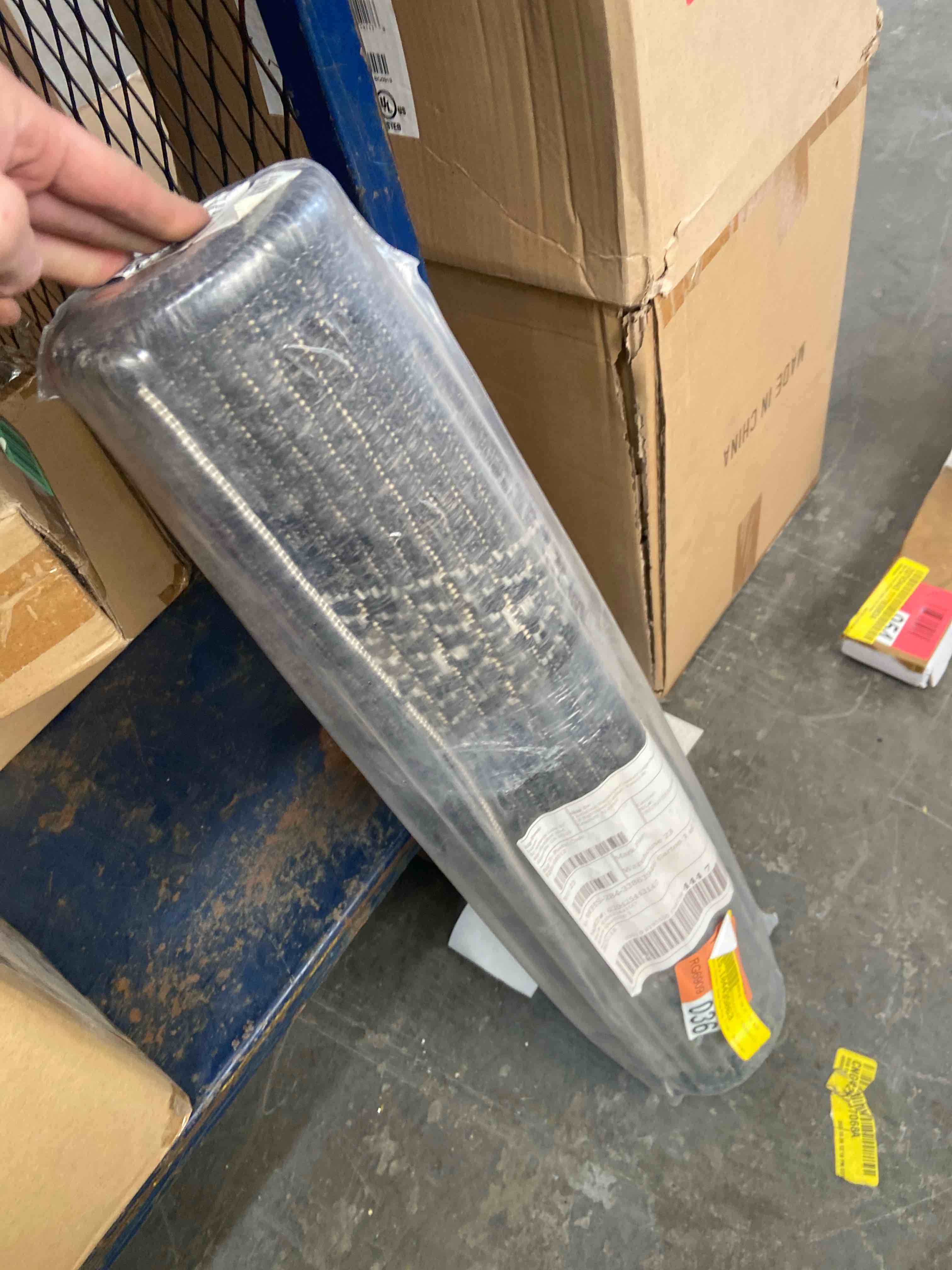 Condition photo showing New/Like New for momeni como indoor outdoor rug, 2' x 6', charcoal