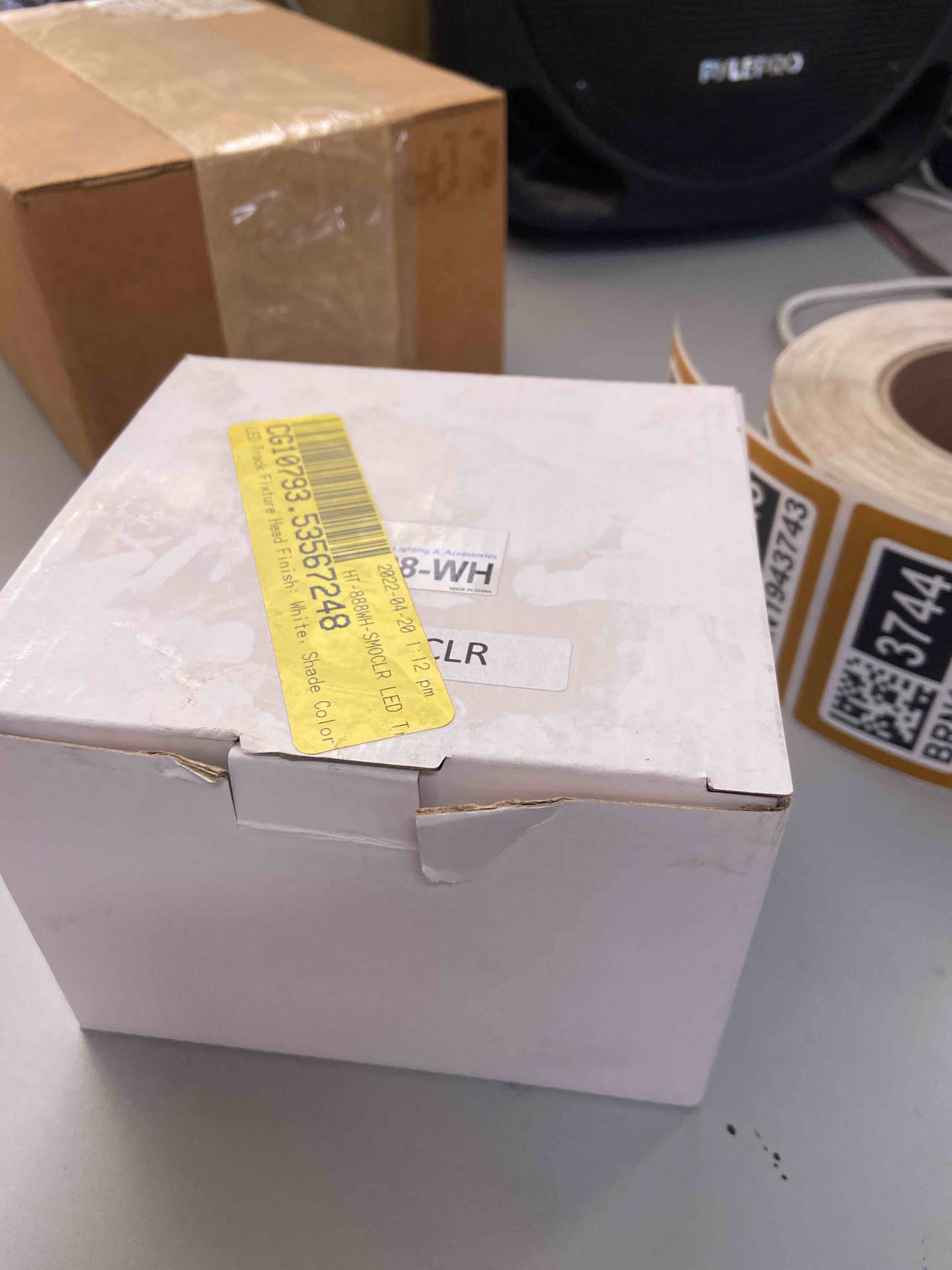 Condition photo showing New/Like New for led track fixture head finish: white, shade color brown 