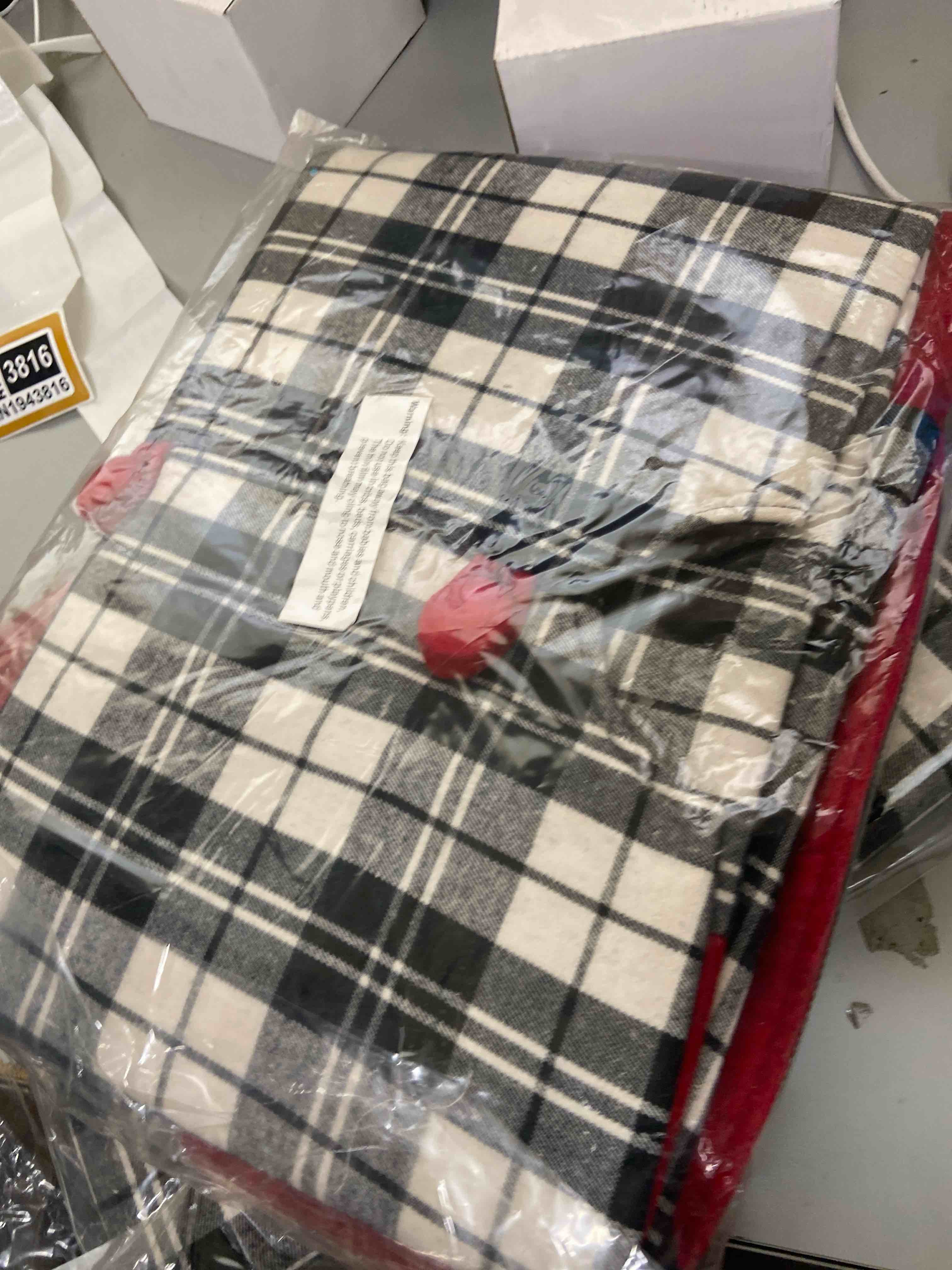 Condition photo showing New/Like New for glitzhome plaid fabric christmas tree skirt with red trim