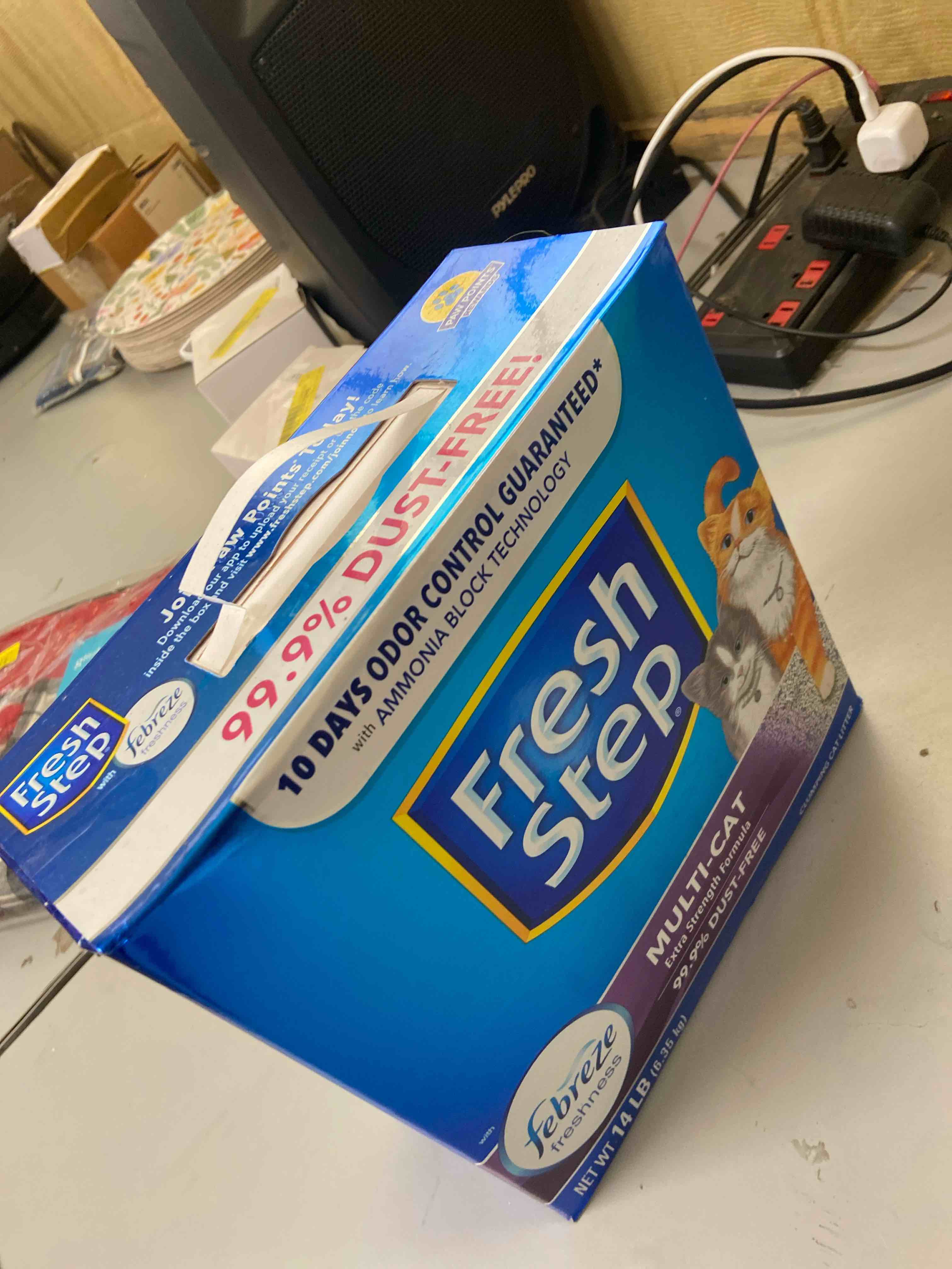Condition photo showing New/Like New for fresh step multi-cat scented clumping cat litter with the power of febreze  14 lbs