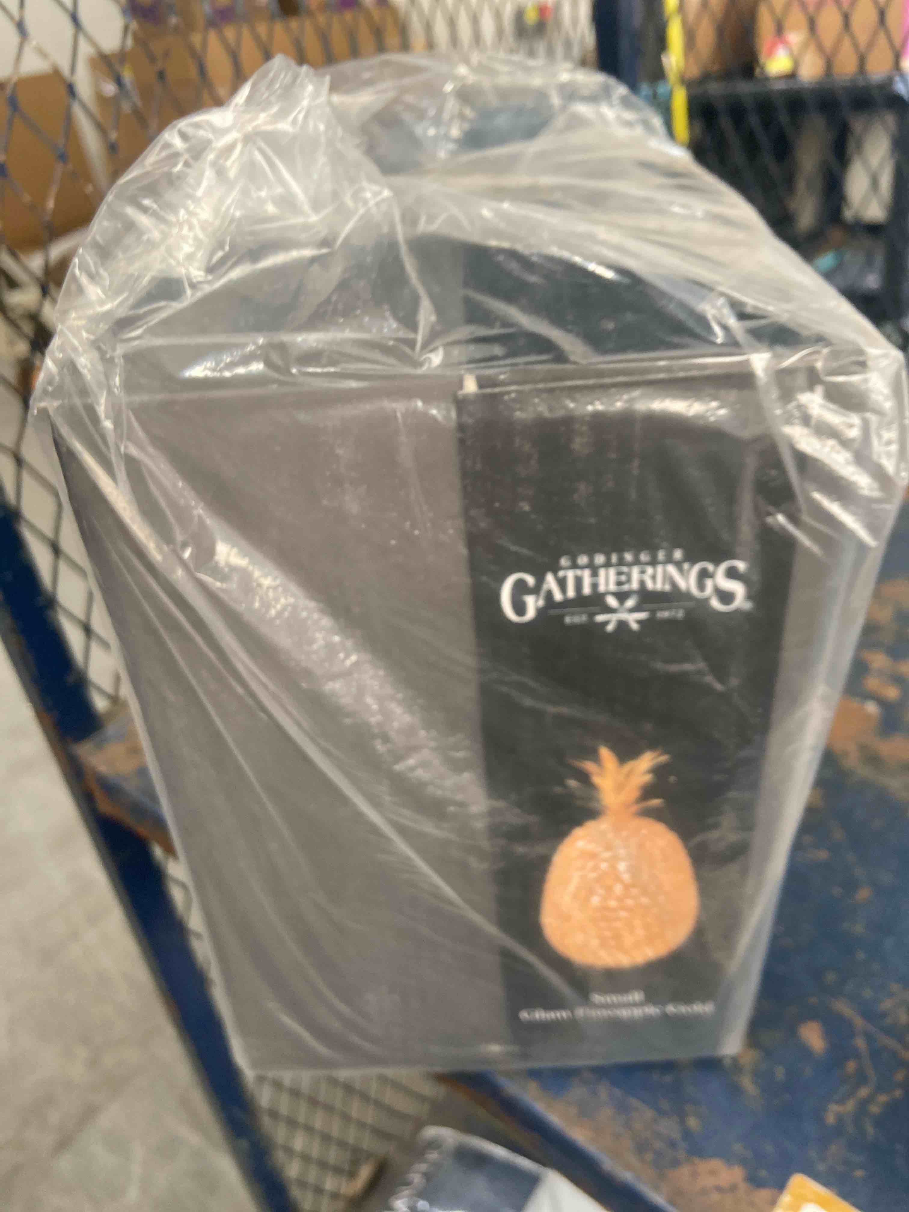 Condition photo showing New/Like New for godinger glam pineapple fruit holiday decoration - gold