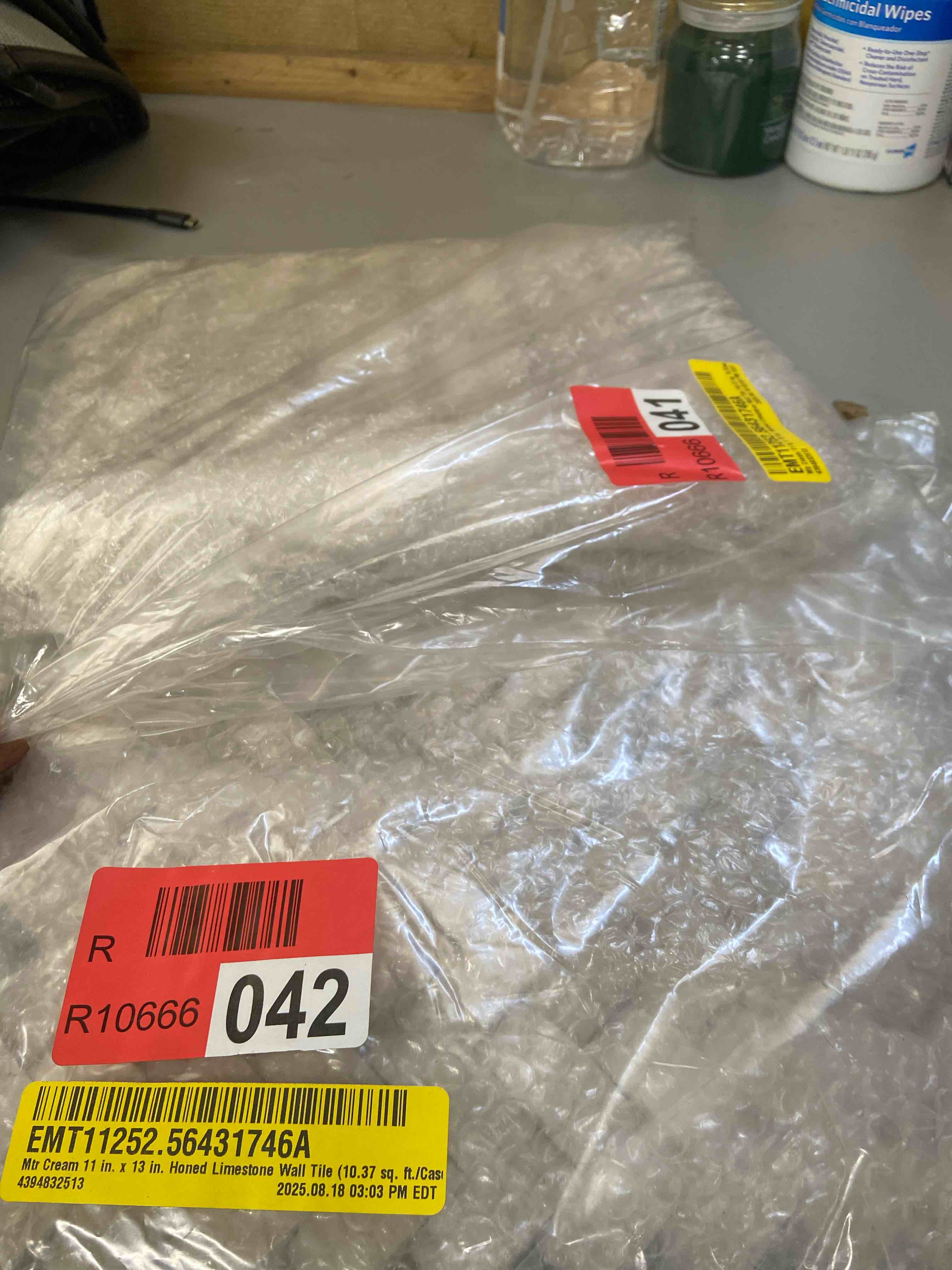 Condition photo showing New/Like New for  mtr cream 11 in. x 13 in. honed limestone wall tile (10.37 sq. ft./cas