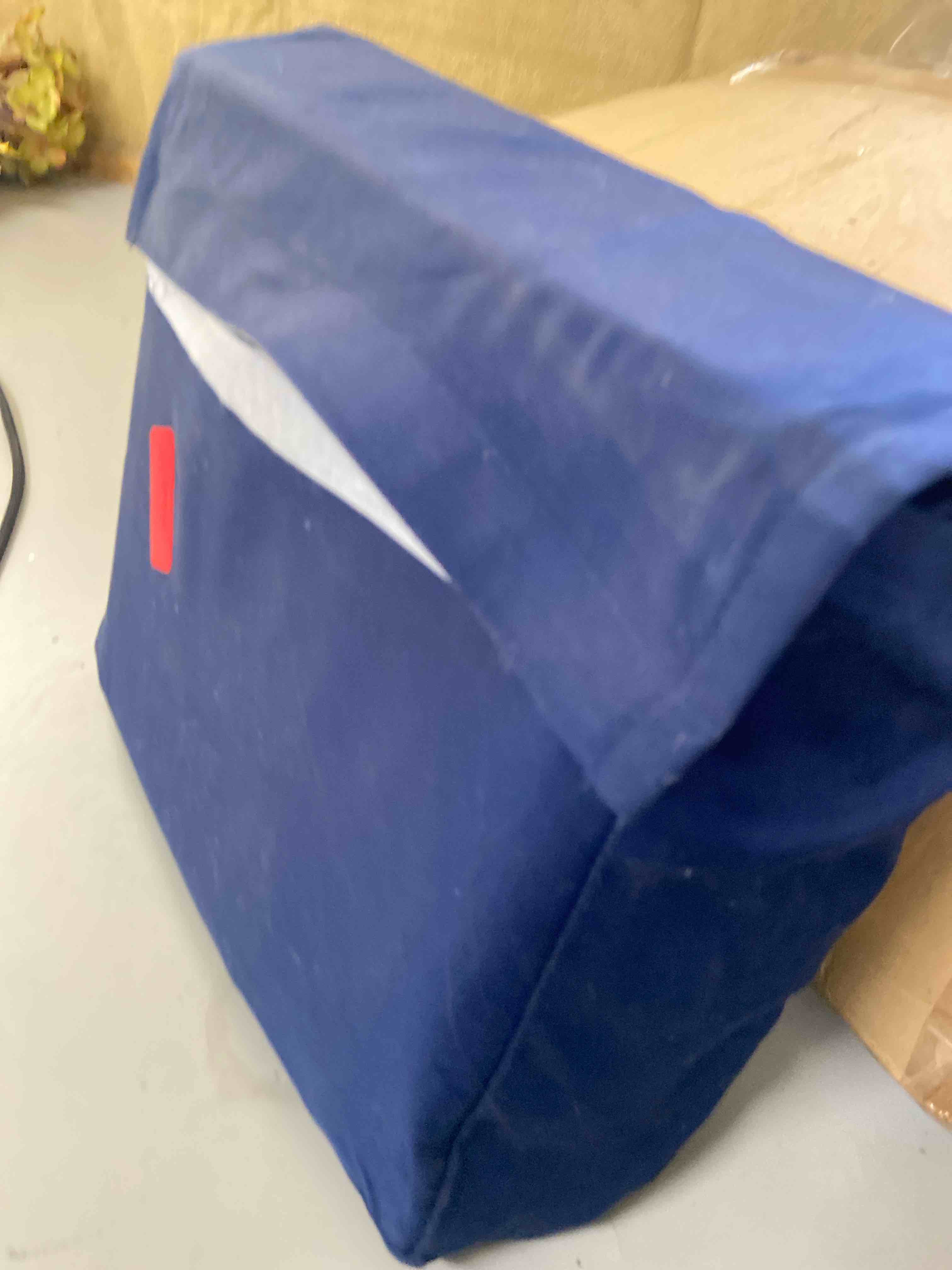 Condition photo showing New/Like New for elegant comfort luxury bed sheet set on amazon three-line design 1500 premier hotel quality wrinkle and fade resistant 4-piece bed sheet set, deep pocket, king, navy blue