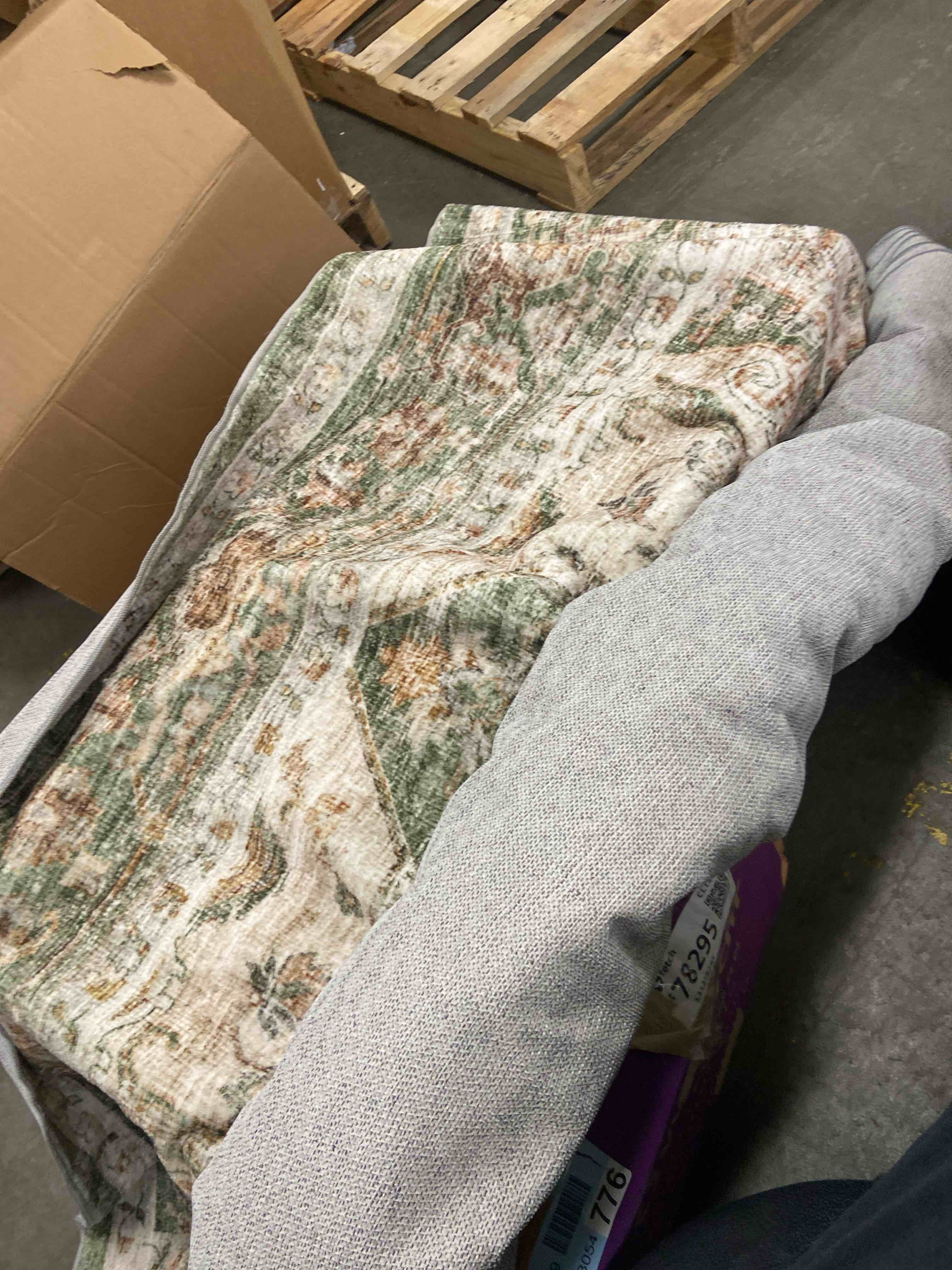 Condition photo showing New/Like New for washable area rug 8x10, large soft rugs for living room farmhouse vintage area rugs for bedroom dining room non-slip stain resistant under table rug olive beige olive 8' x 10' (rectangular)