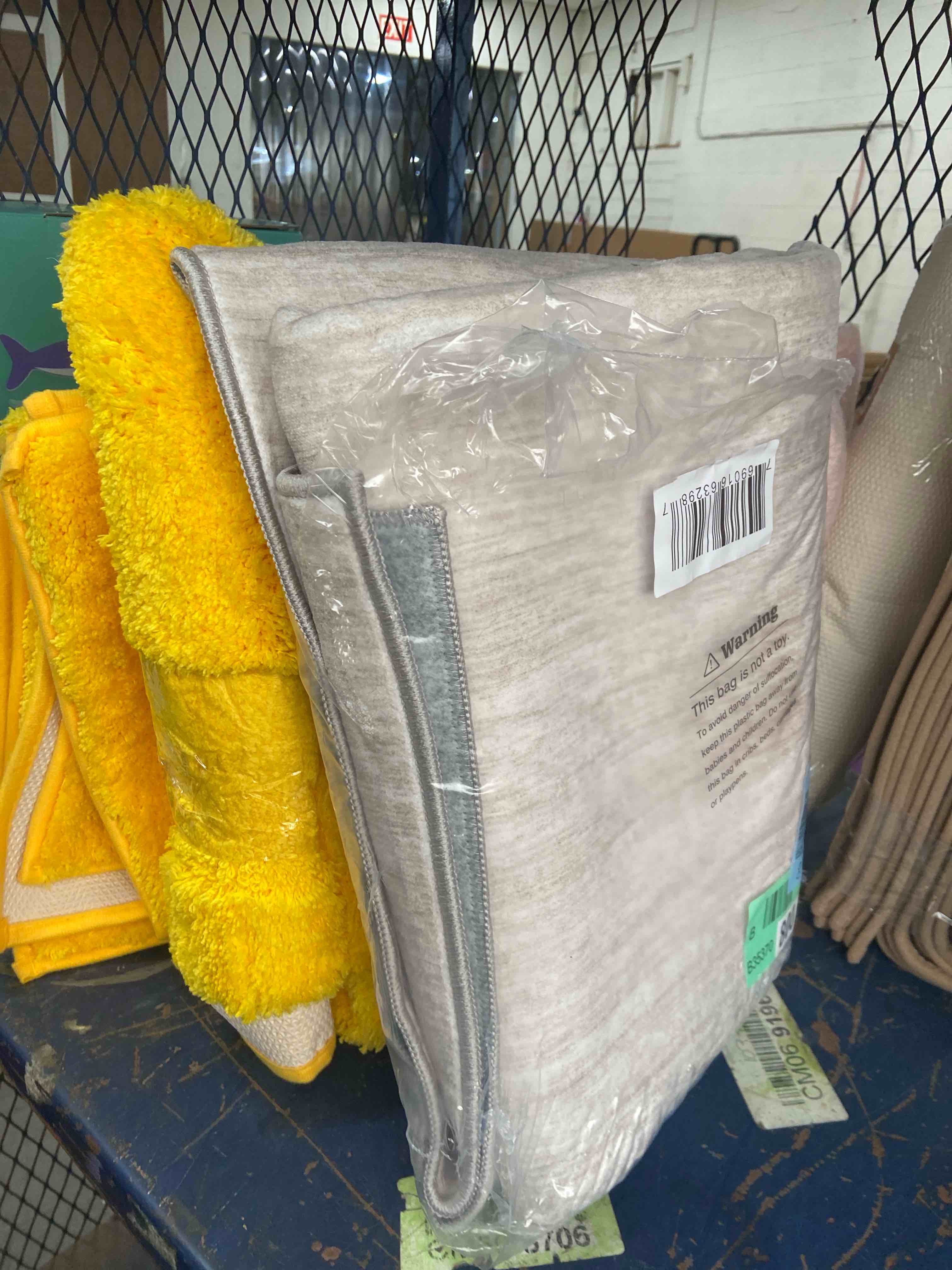 https://s3.amazonaws.com/lotting-images-prod/phillipi/BRN1944153_1777563579609.jpeg