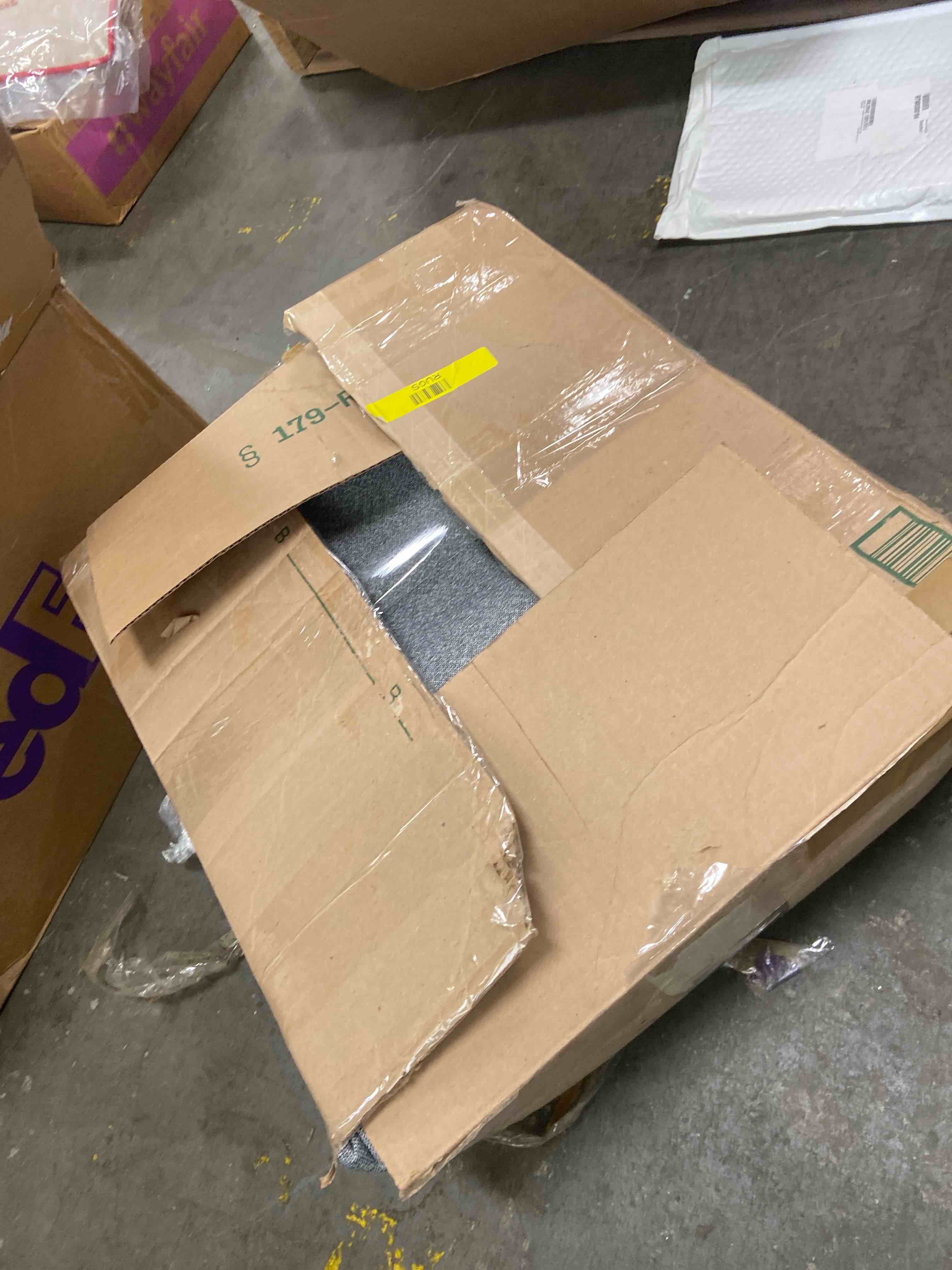 https://s3.amazonaws.com/lotting-images-prod/phillipi/BRN1944174_1777571195121.jpeg