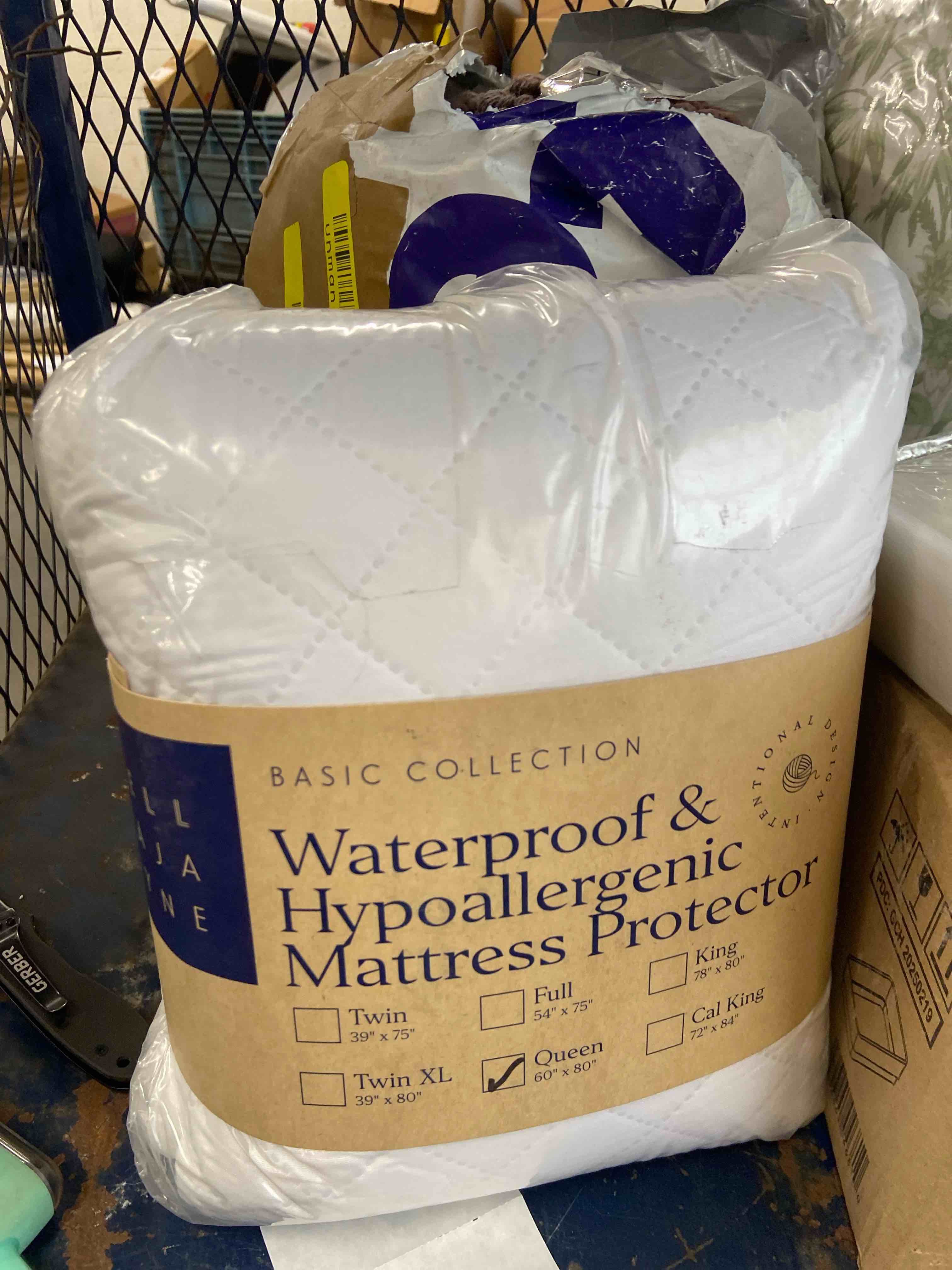 Condition photo showing New/Like New for padded queen mattress protector, breathable waterproof mattress pad cover fitted deep pocket 8"-21", soft noiseless mattress cover washable cooling for home hotel bedroom, white queen: 60"x80"x18" diamond - white