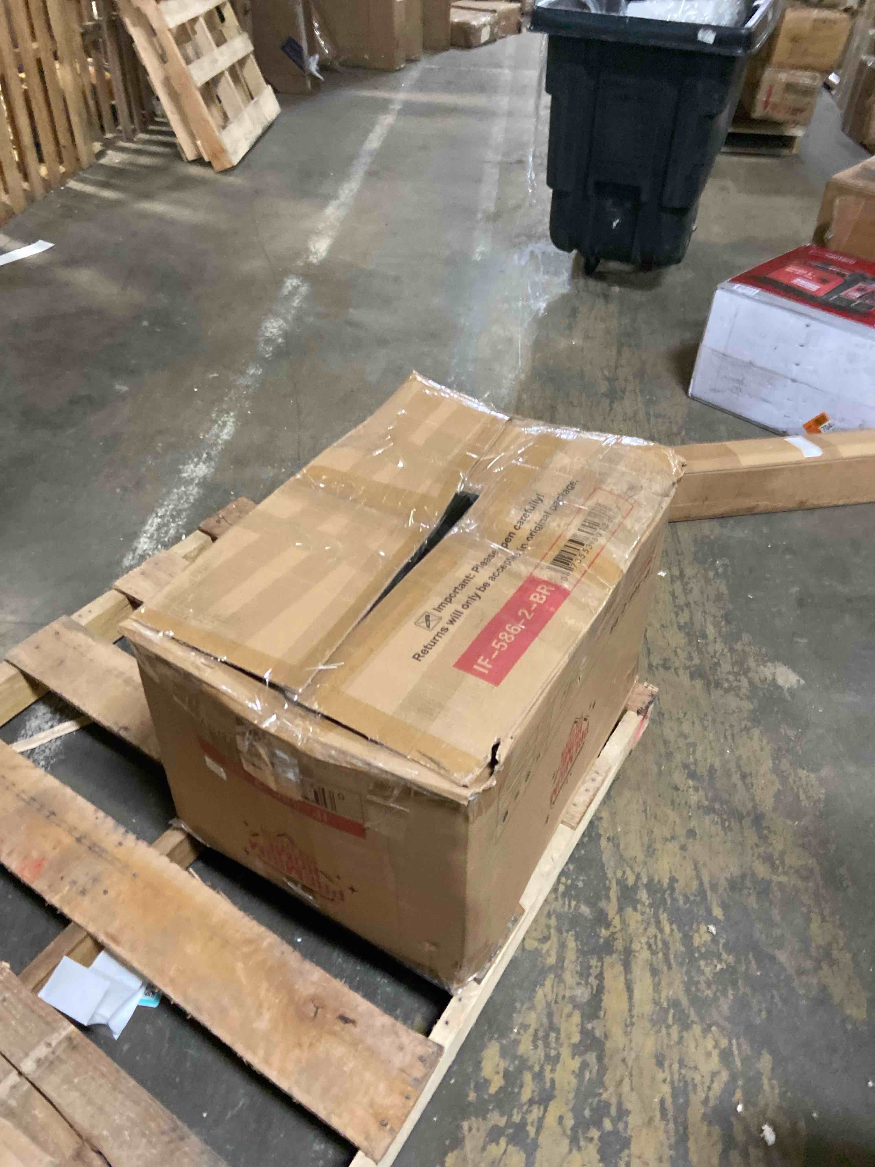 https://s3.amazonaws.com/lotting-images-prod/phillipi/BRN1944756_1778610070814.jpeg