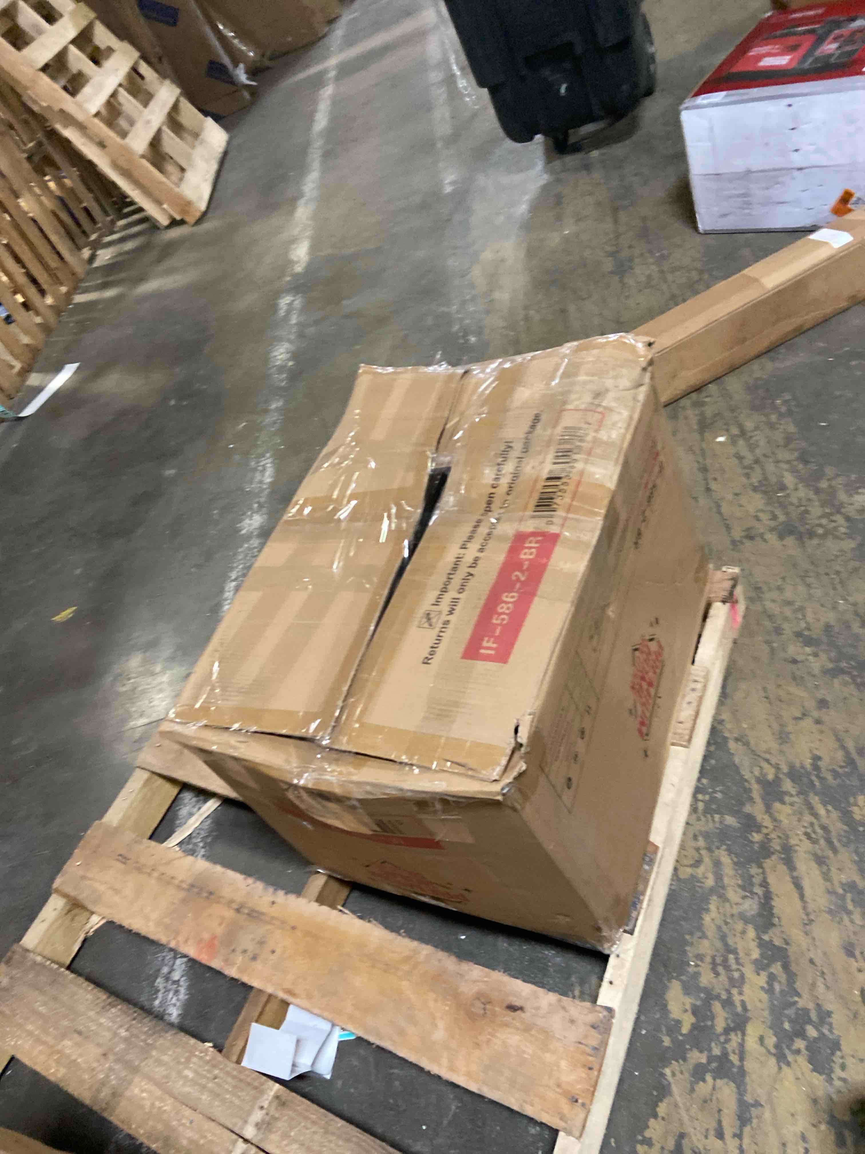 https://s3.amazonaws.com/lotting-images-prod/phillipi/BRN1944756_1778610071864.jpeg