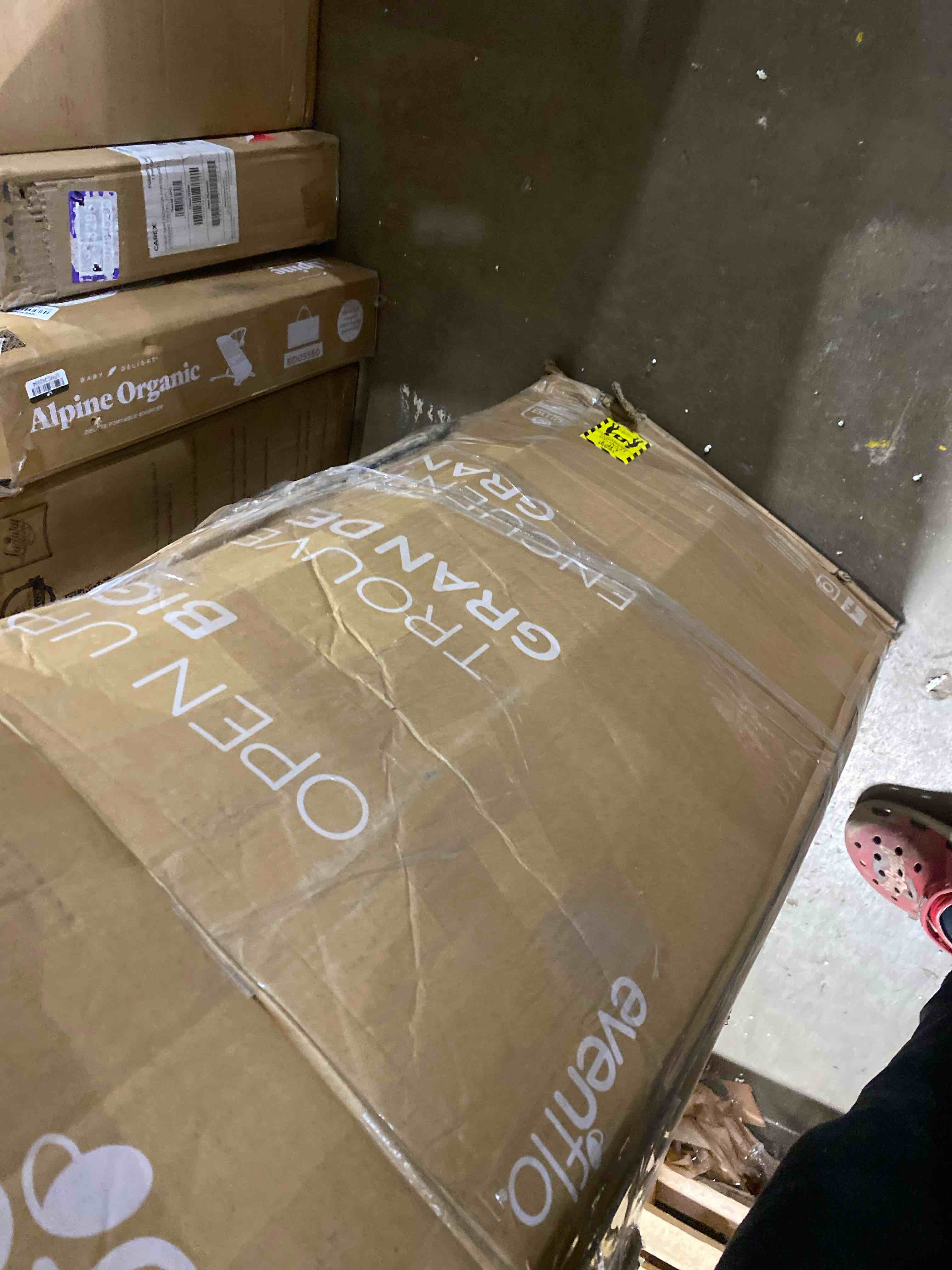 https://s3.amazonaws.com/lotting-images-prod/phillipi/BRN1945175_1749487284466.jpeg