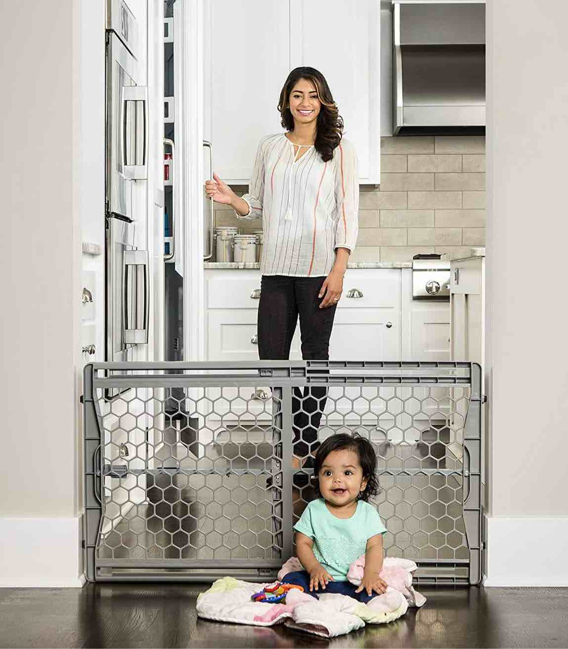 Regalo Easy Fit Plastic Adjustable Extra Wide Baby Gate, 1 Count