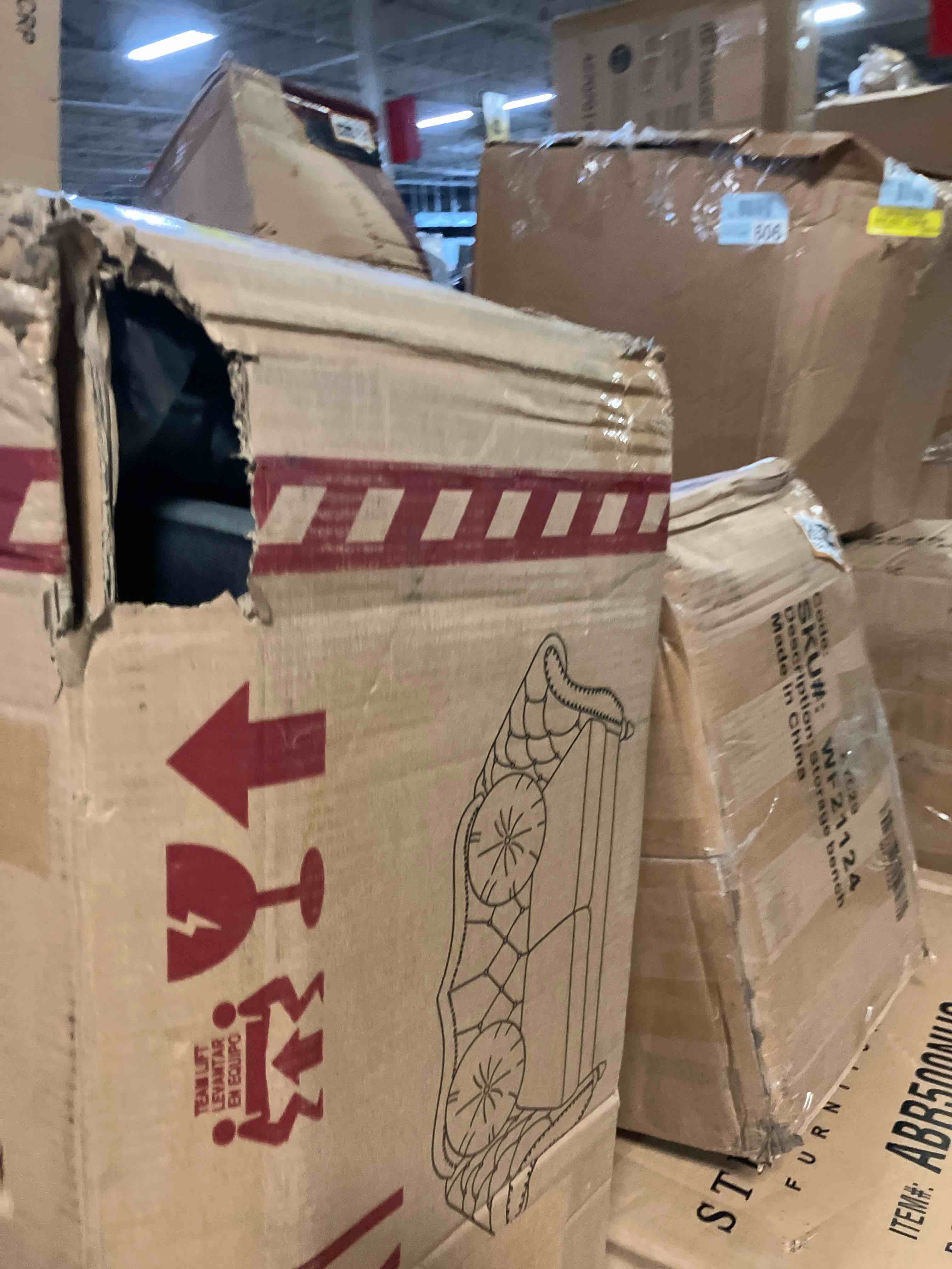 https://s3.amazonaws.com/lotting-images-prod/phillipi/BRN1947148_1751574159430.jpeg