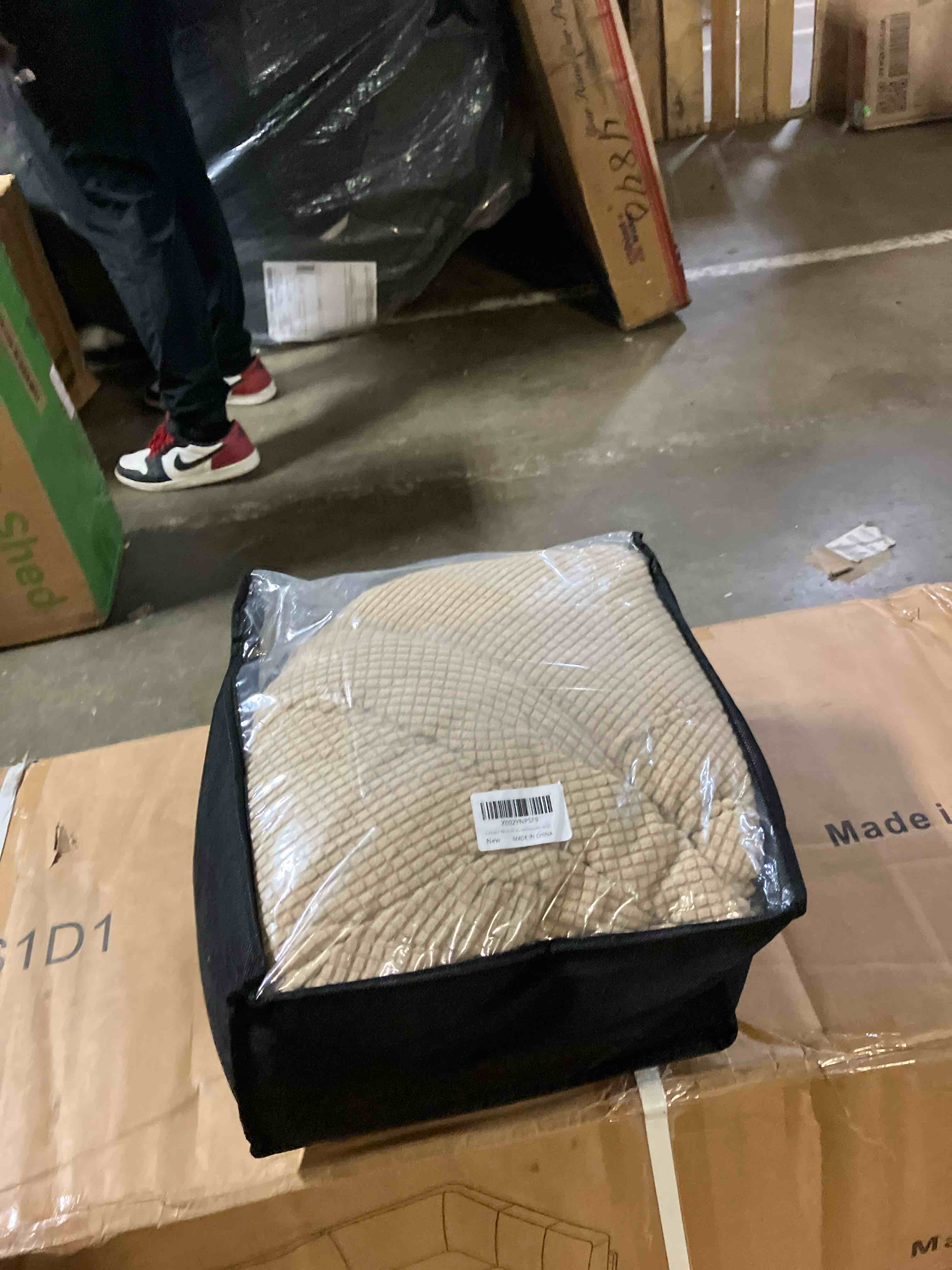 https://s3.amazonaws.com/lotting-images-prod/phillipi/BRN1947414_1752011823237.jpeg