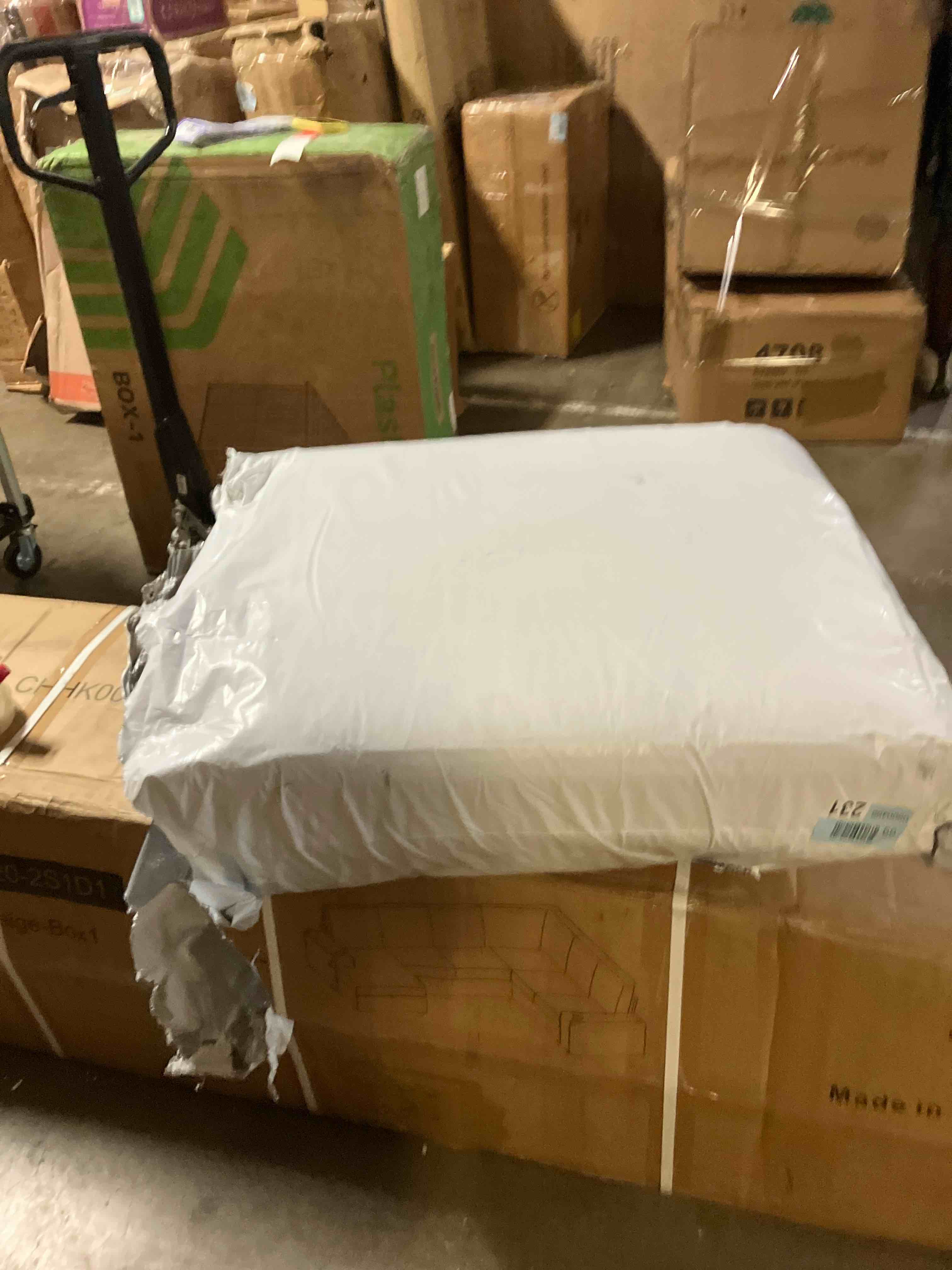 https://s3.amazonaws.com/lotting-images-prod/phillipi/BRN1947420_1752010935357.jpeg