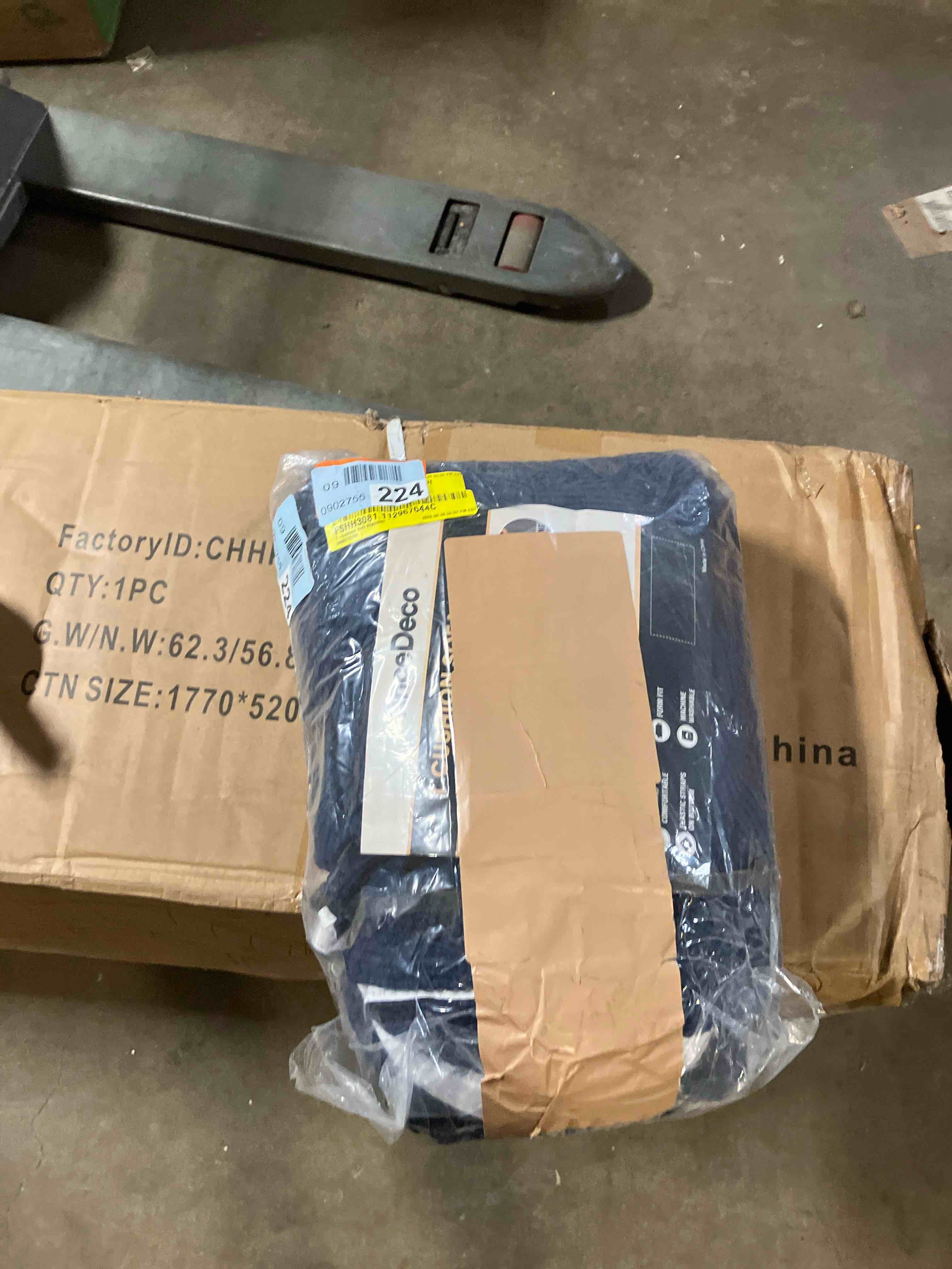 https://s3.amazonaws.com/lotting-images-prod/phillipi/BRN1947435_1752008799003.jpeg
