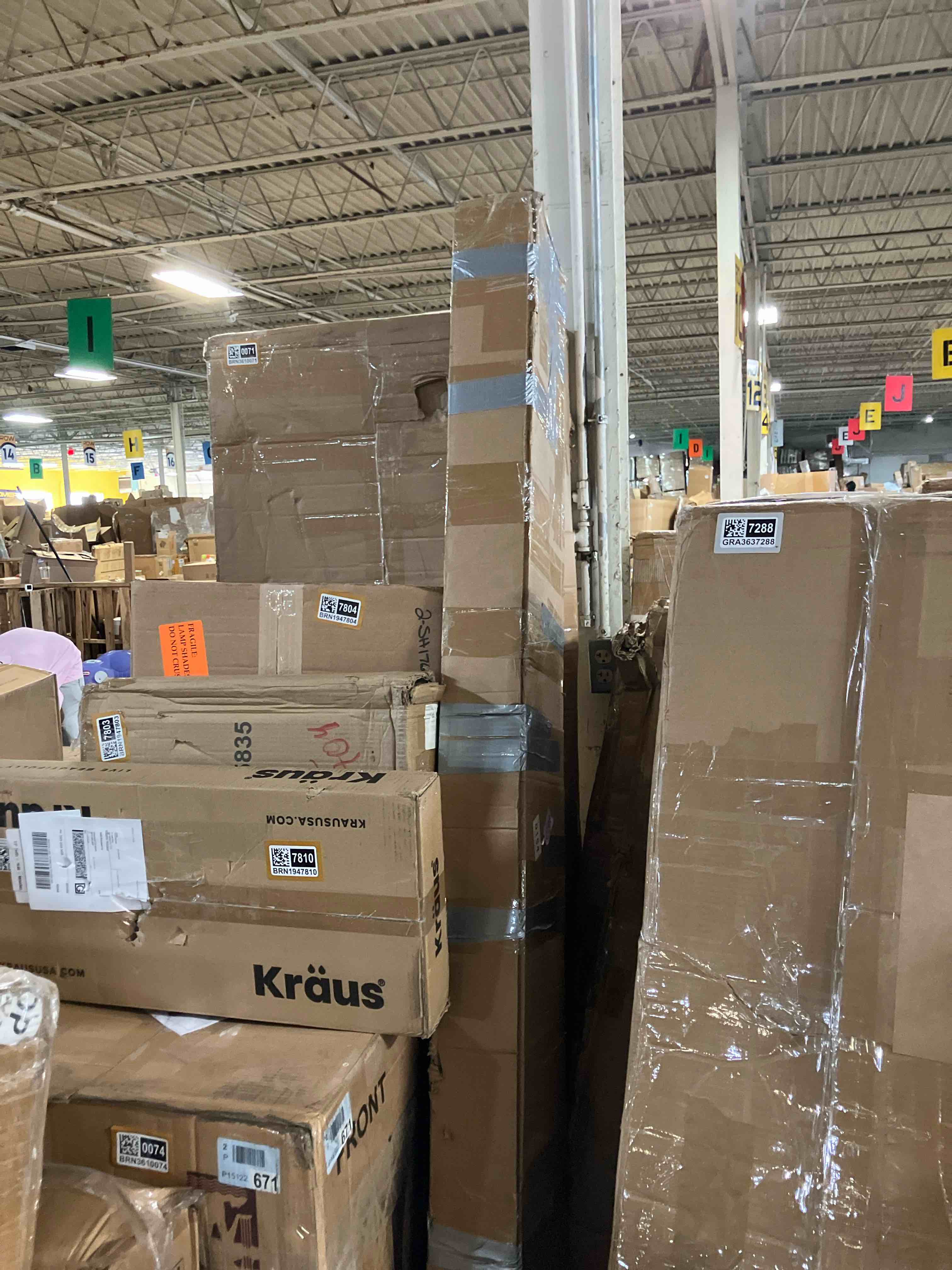 https://s3.amazonaws.com/lotting-images-prod/phillipi/BRN1947811_1757700231294.jpeg