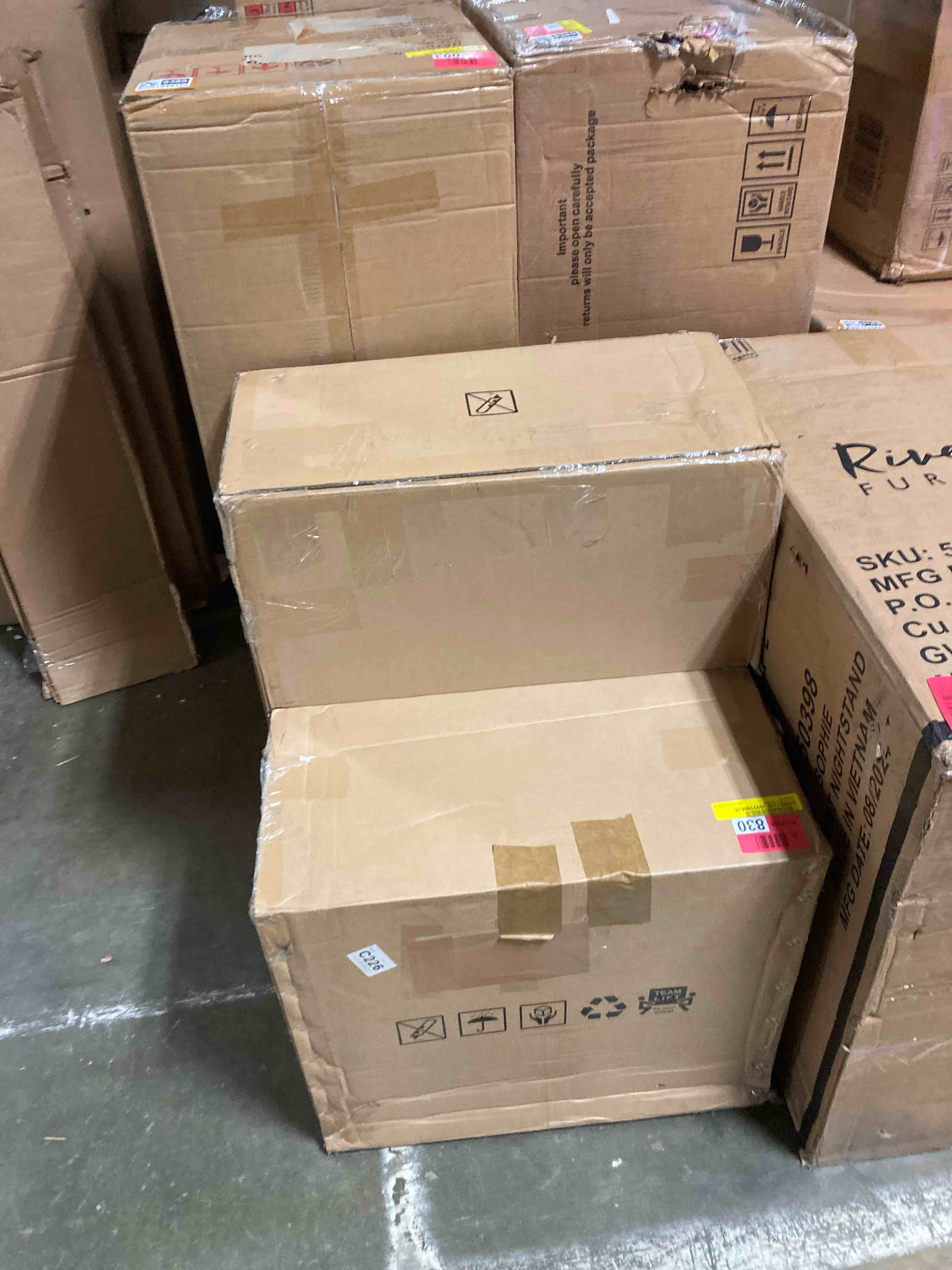 https://s3.amazonaws.com/lotting-images-prod/phillipi/BRN1949387_1745509681184.jpeg