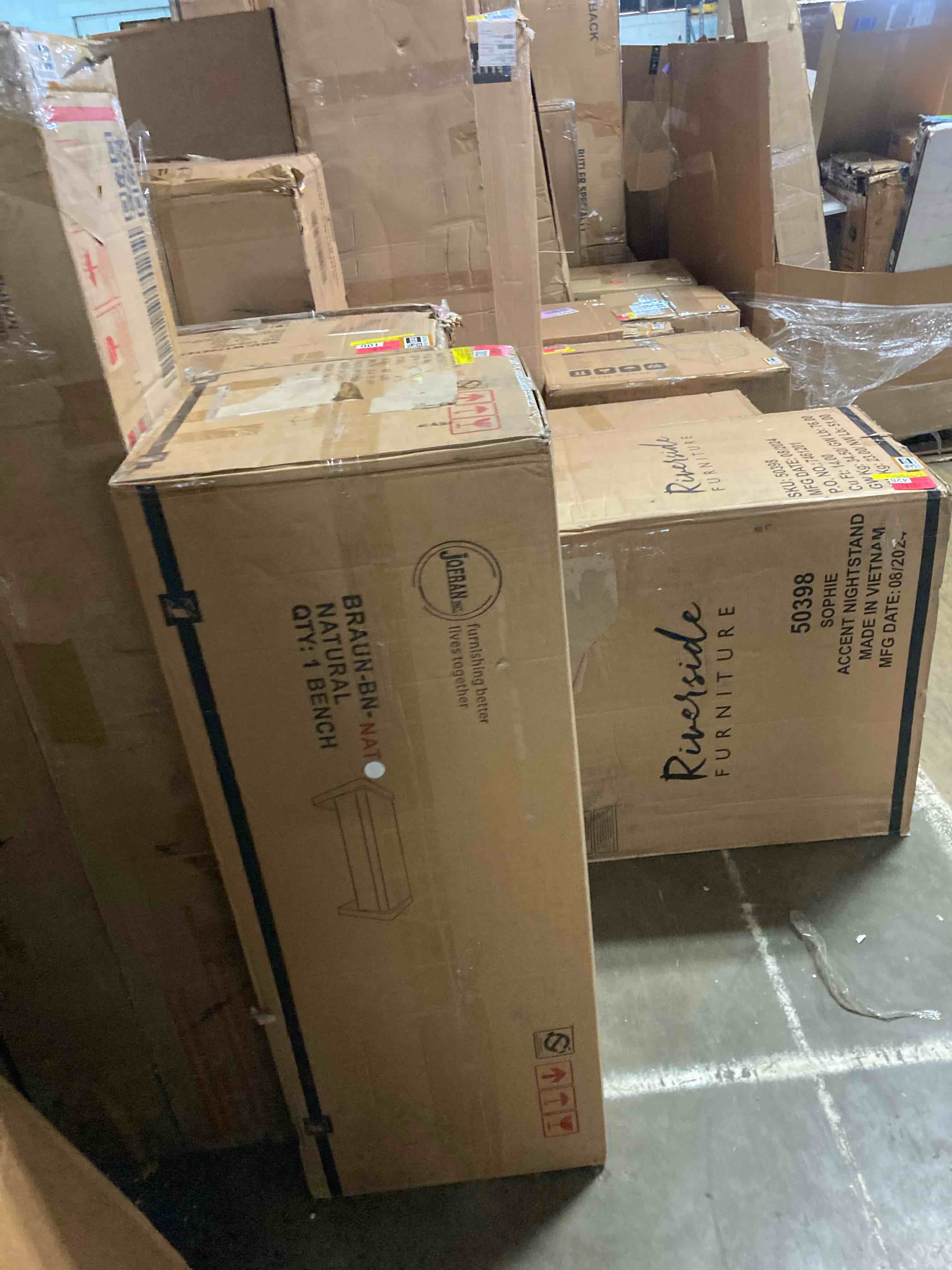 https://s3.amazonaws.com/lotting-images-prod/phillipi/BRN1949388_1745509523081.jpeg