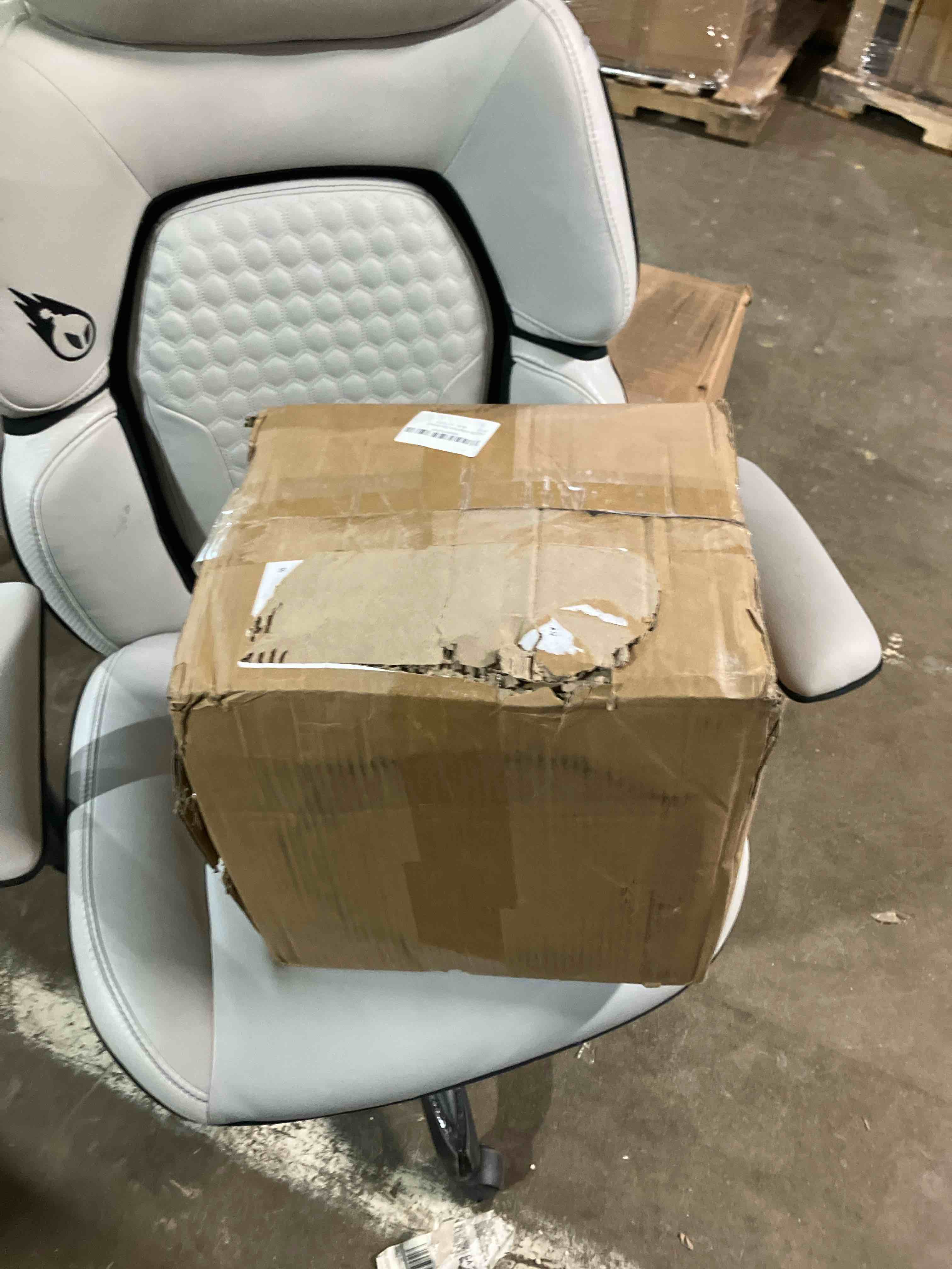 https://s3.amazonaws.com/lotting-images-prod/phillipi/BRN1949743_1745870840014.jpeg